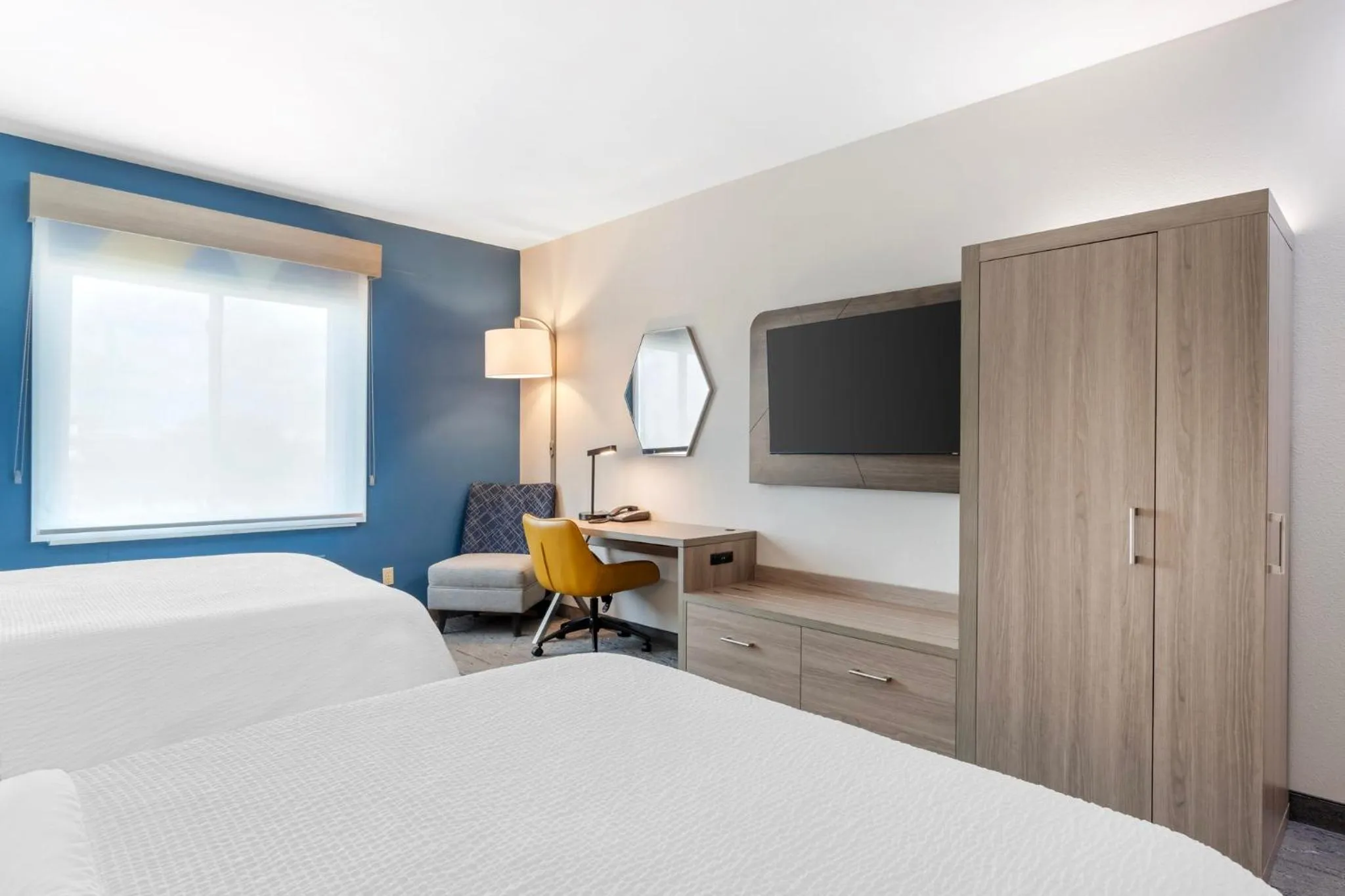 Photo of the whole room, Bed in Holiday Inn Express Hotel and Suites Alice by IHG