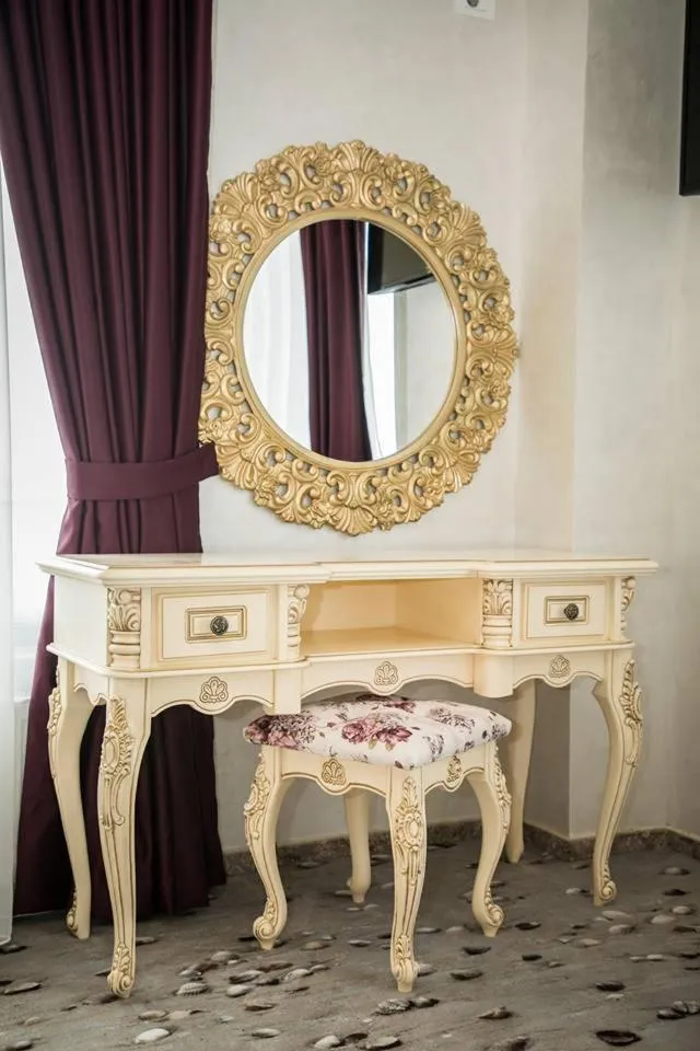 Almar Lake View Boutique H Adults Only