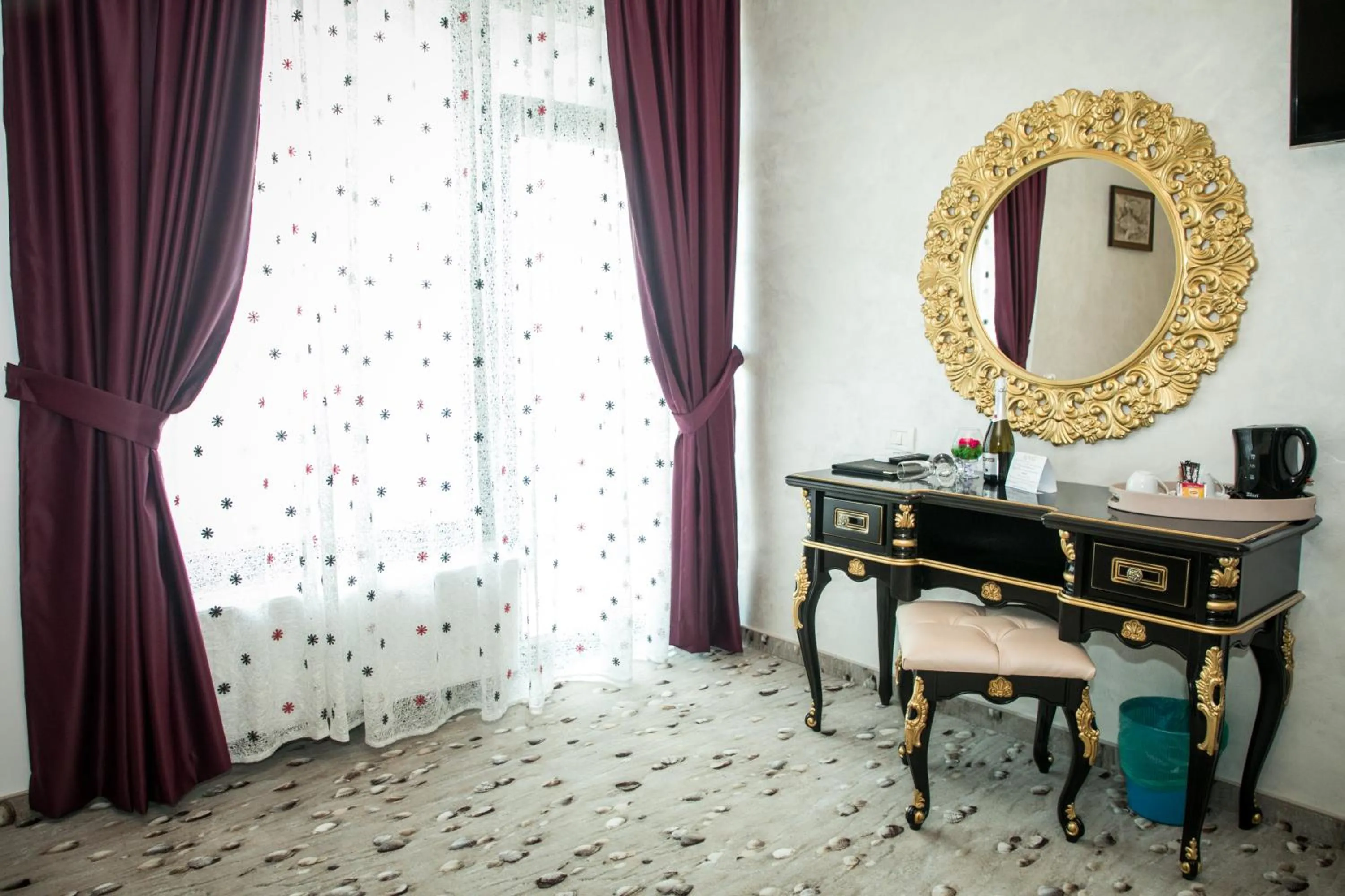 Almar Lake View Boutique H Adults Only