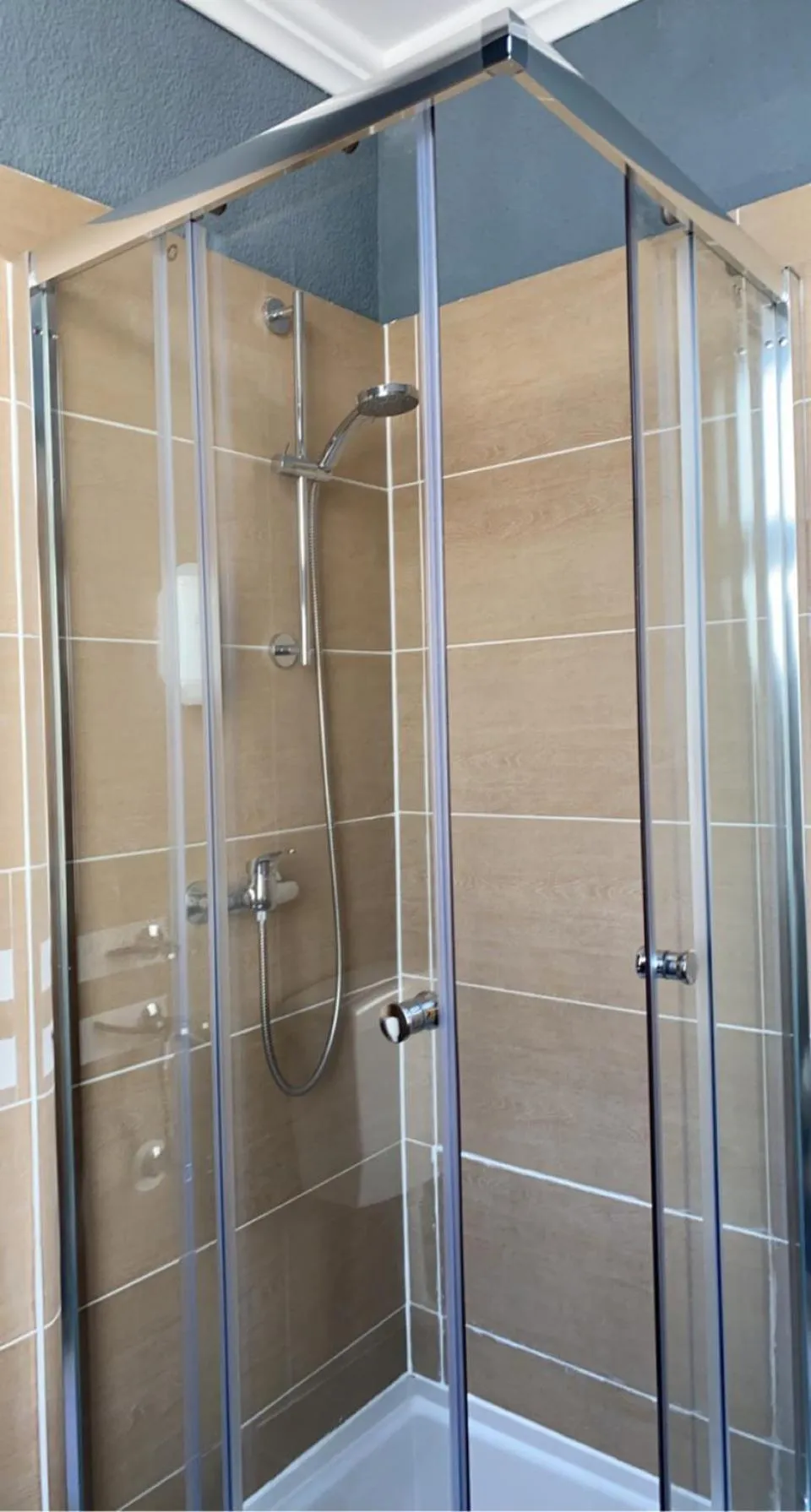 Shower in Hotel-Restaurant Kastel