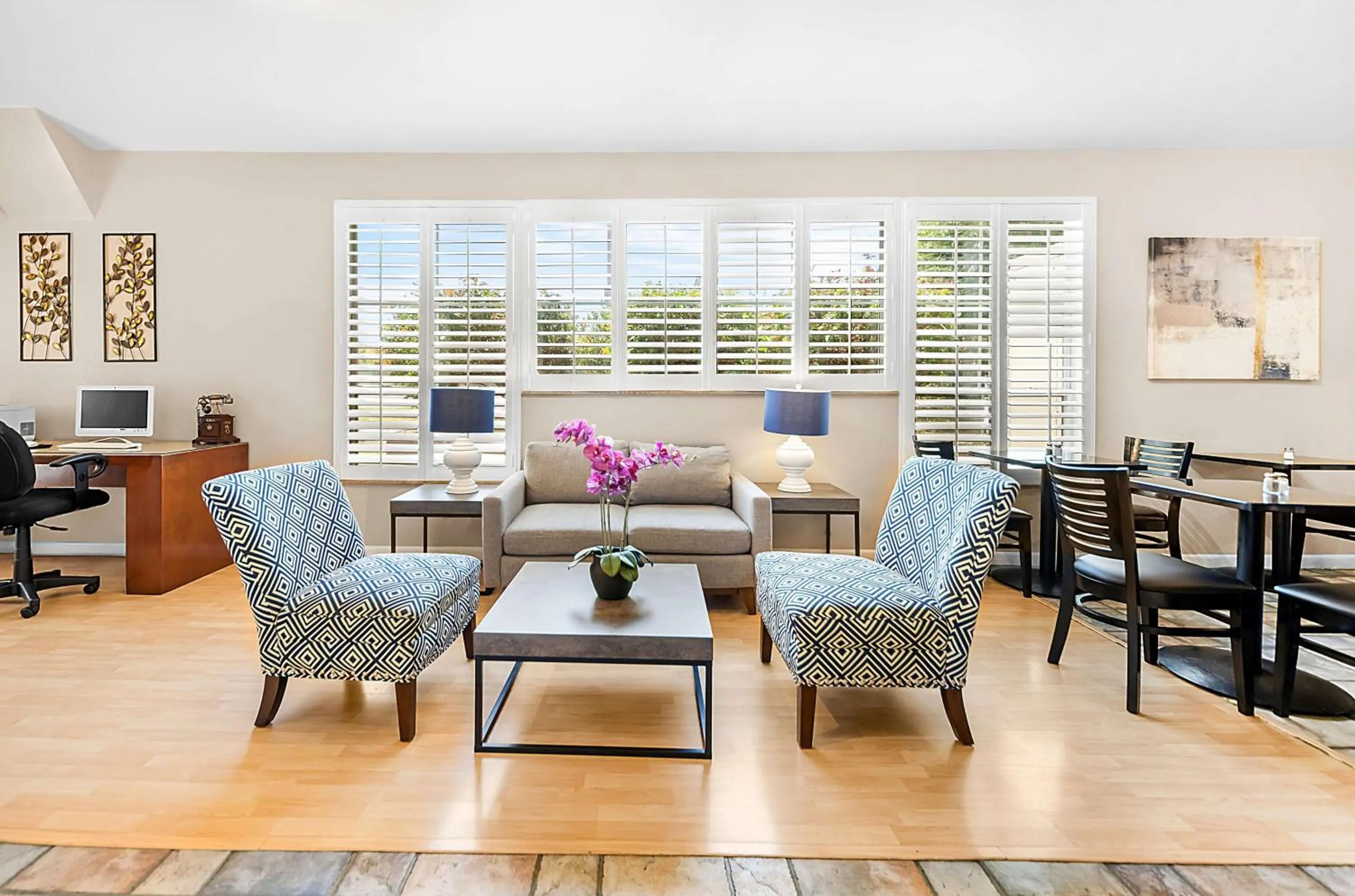 Lobby or reception in SureStayPlus Hotel by Best Western San Jose Central City