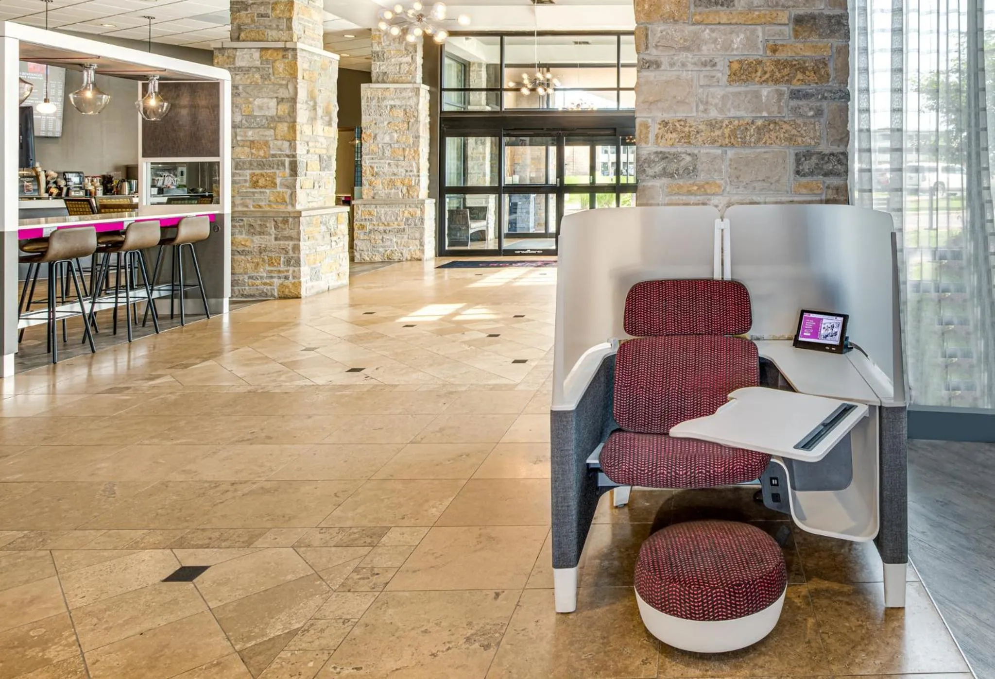 Property building in Crowne Plaza Milwaukee Airport by IHG