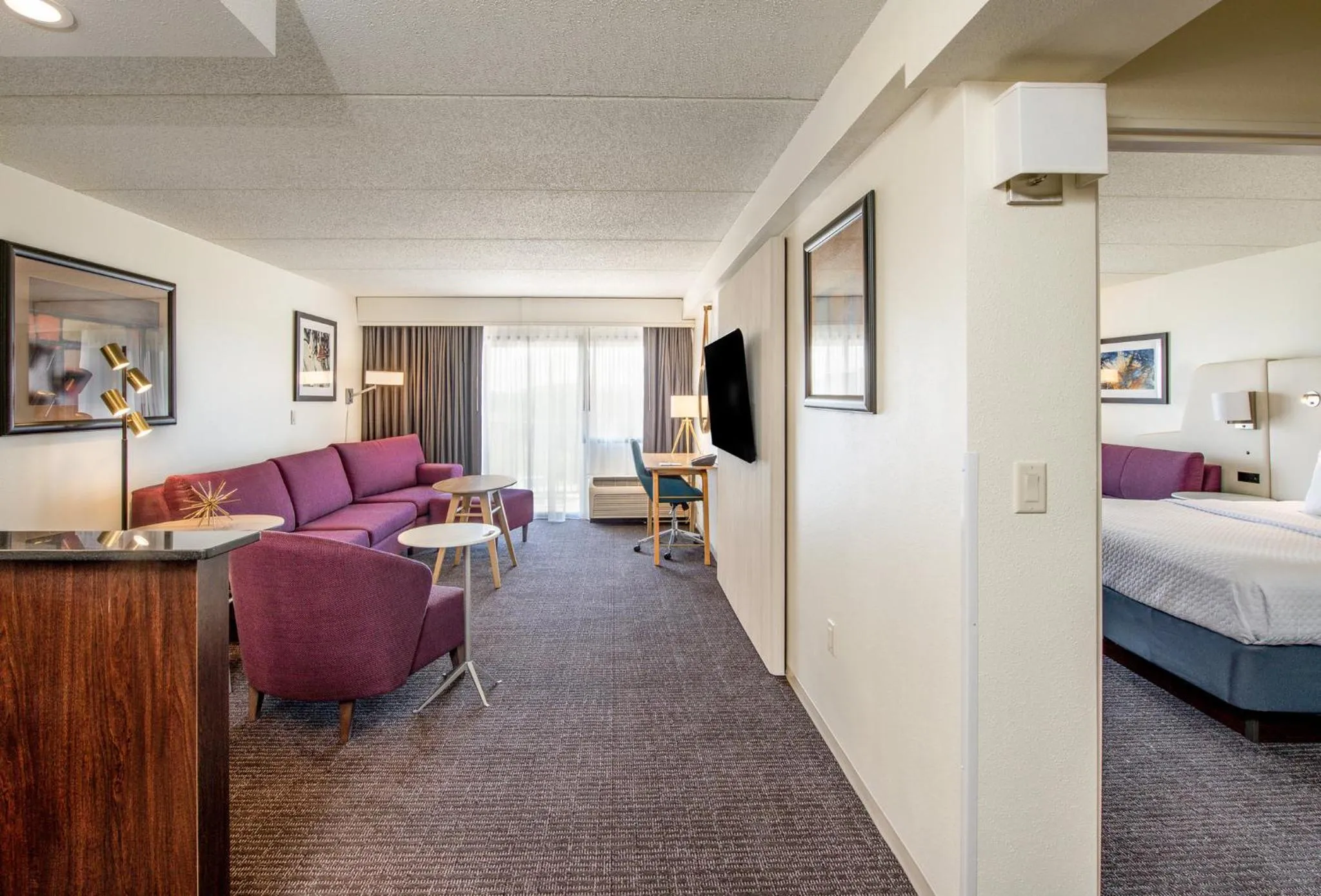 Photo of the whole room, Bed in Crowne Plaza Milwaukee Airport by IHG