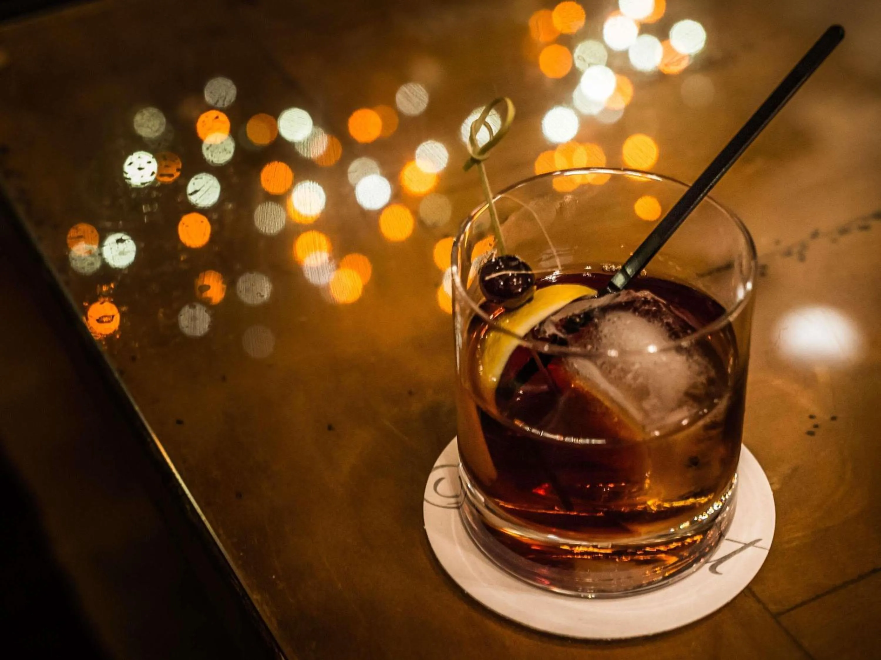 Lounge or bar in Fairmont Chateau Whistler