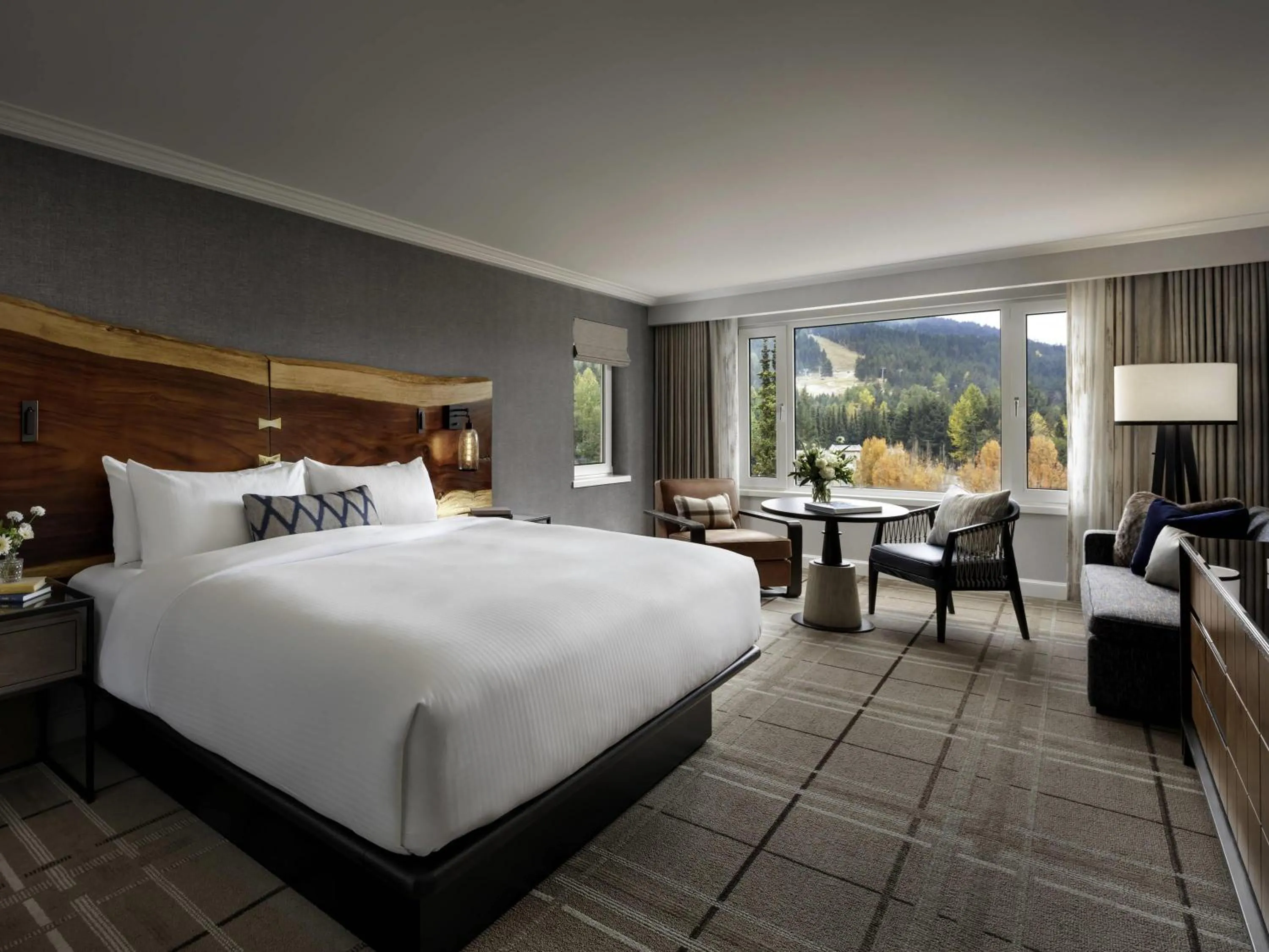 Bedroom, Bed in Fairmont Chateau Whistler