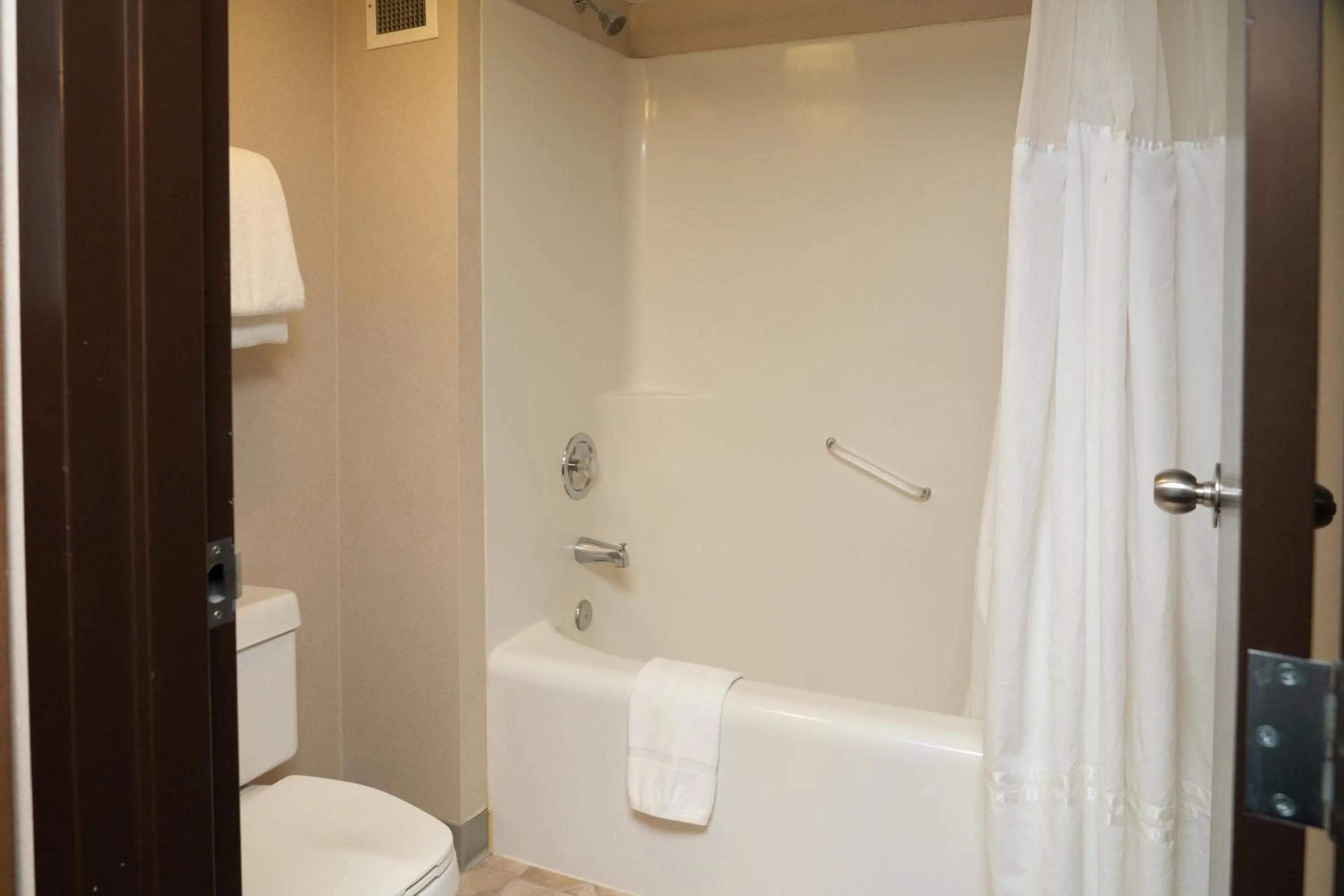 Bathroom in The Rundlestone Lodge