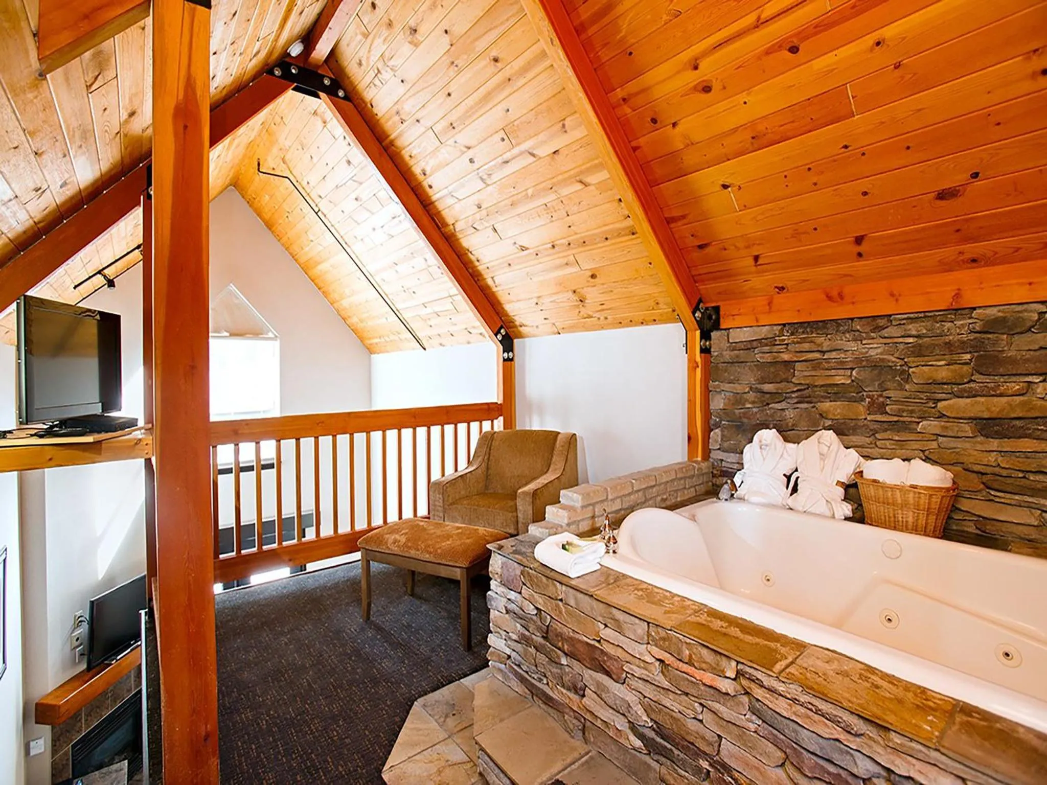 Other, Bed in The Rundlestone Lodge