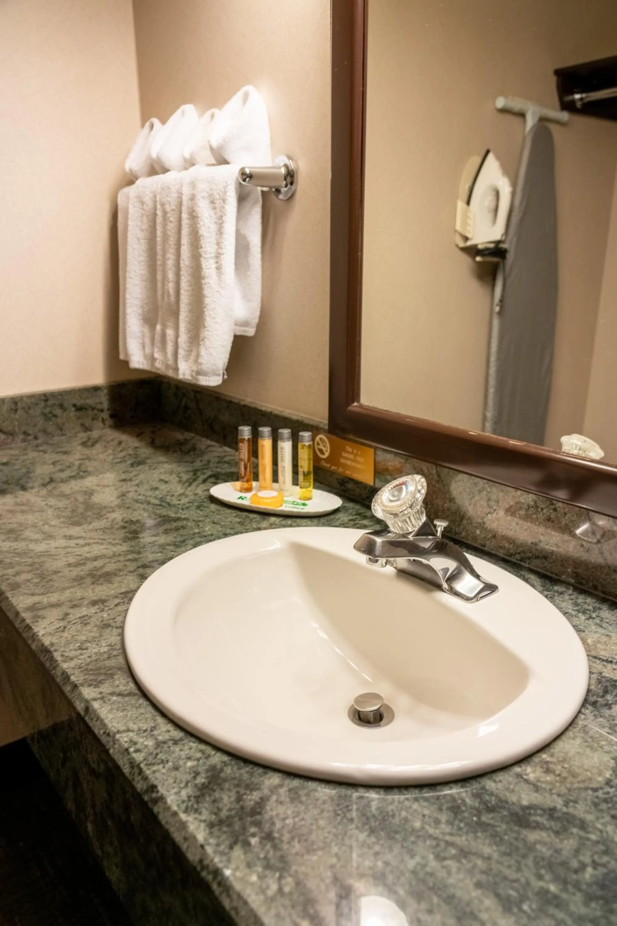 Bathroom in The Rundlestone Lodge