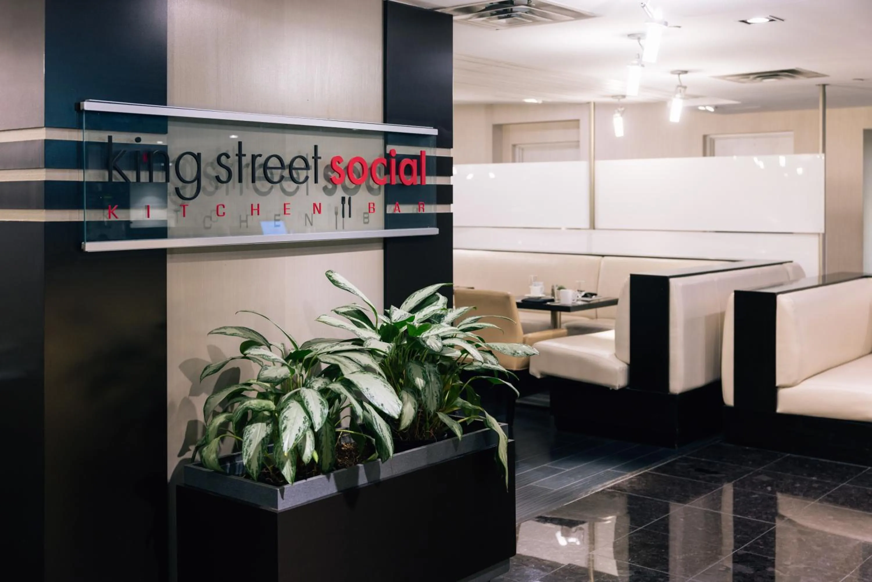 Restaurant/places to eat in Hyatt Regency Toronto