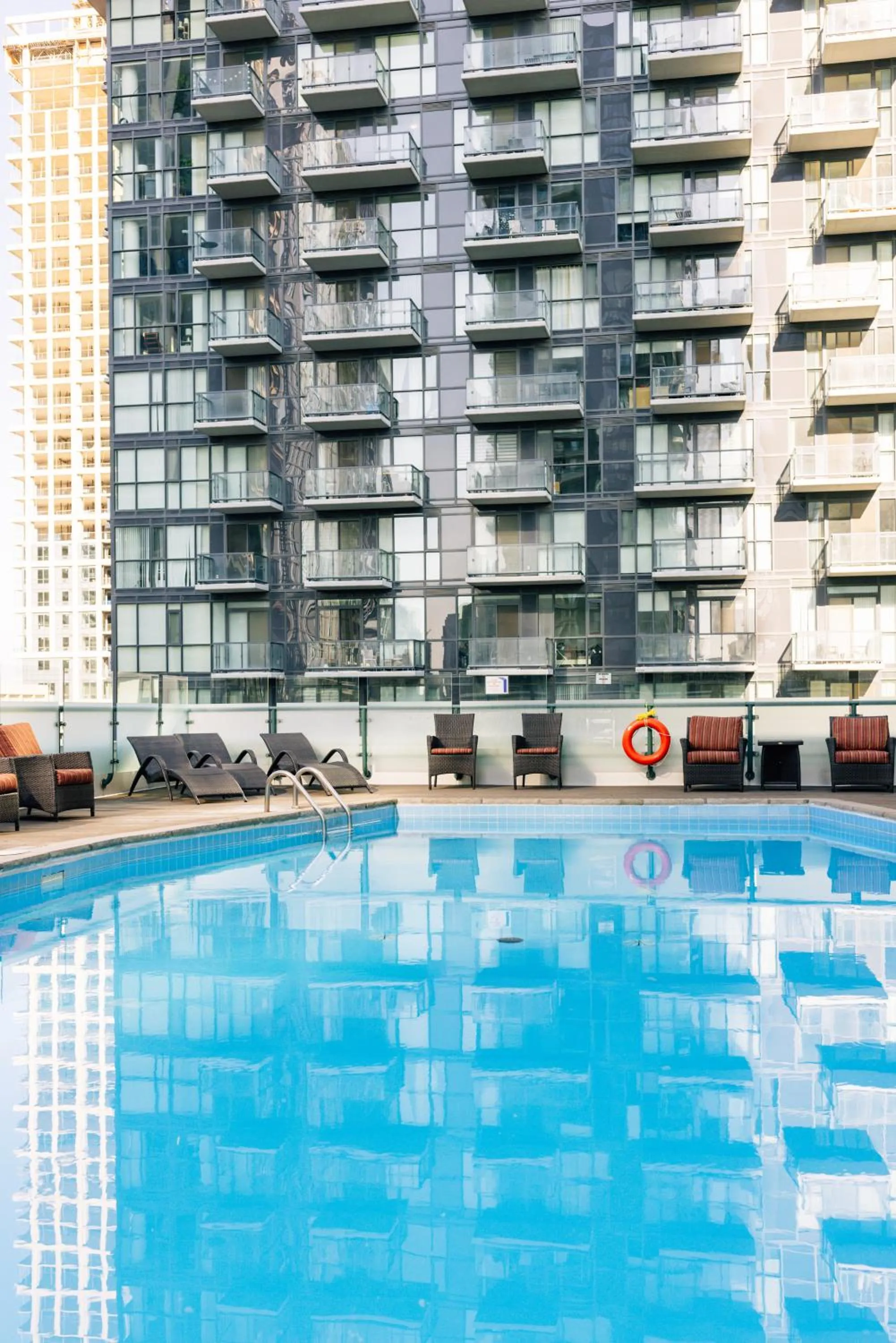 Swimming pool in Hyatt Regency Toronto