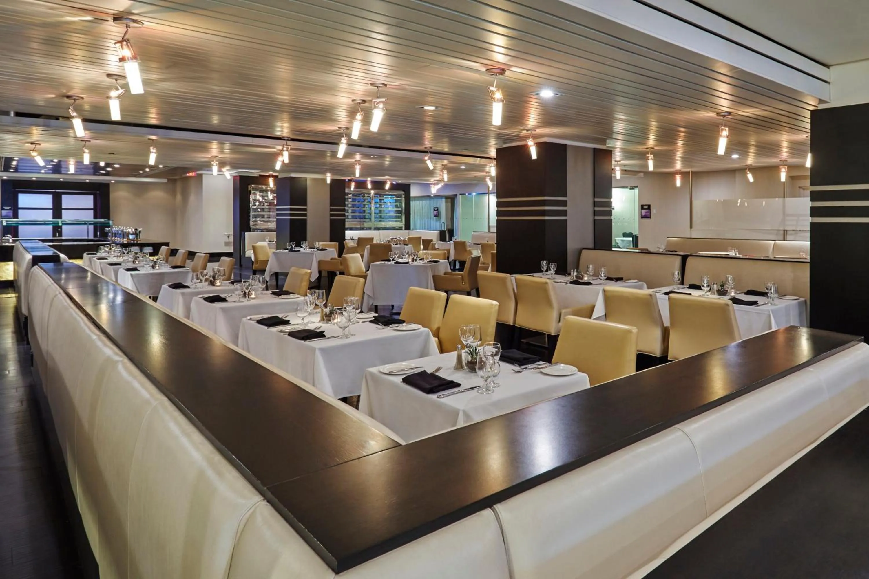 Restaurant/places to eat in Hyatt Regency Toronto