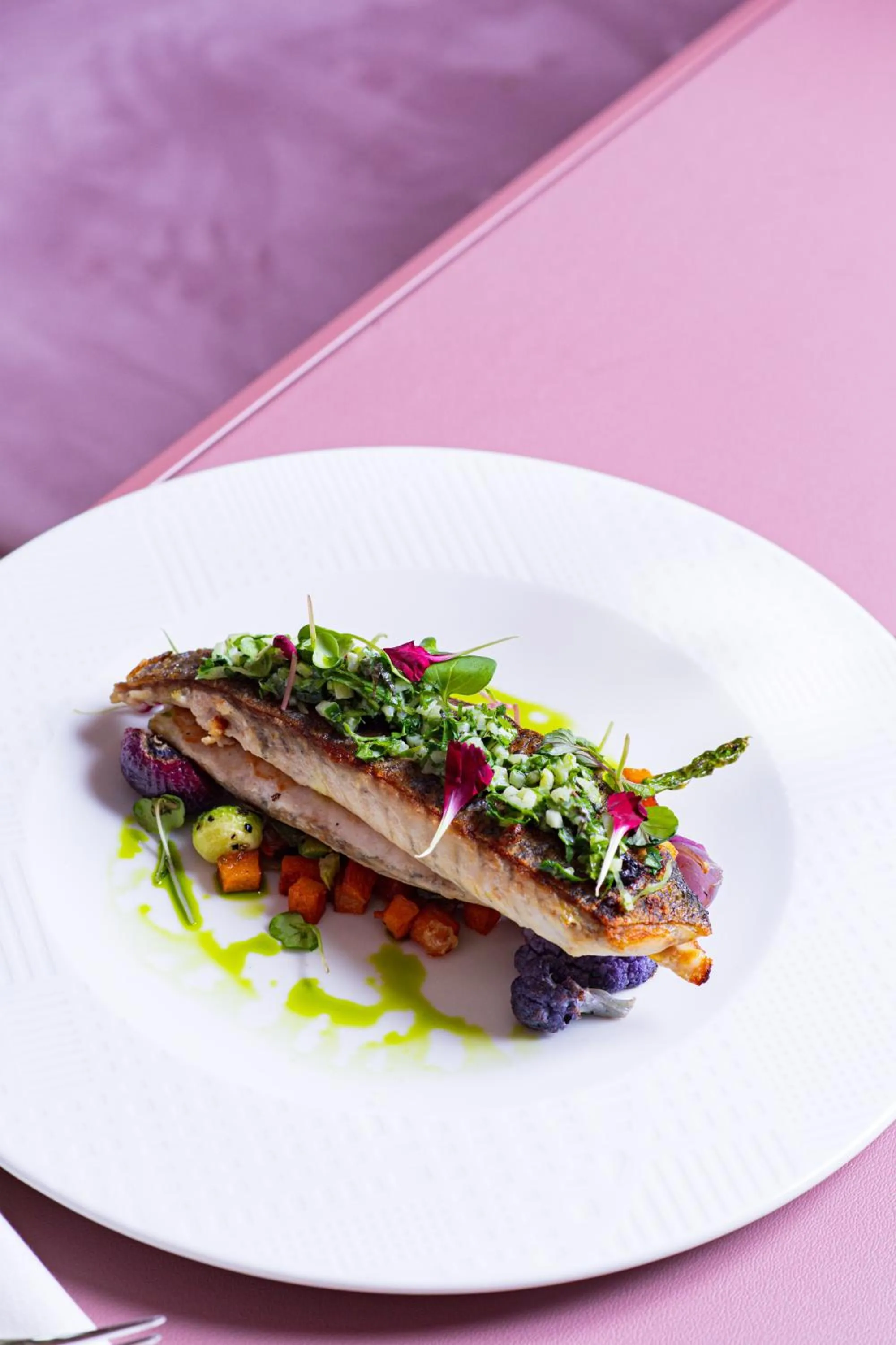 Restaurant/places to eat in Revery Toronto Downtown, Curio Collection by Hilton