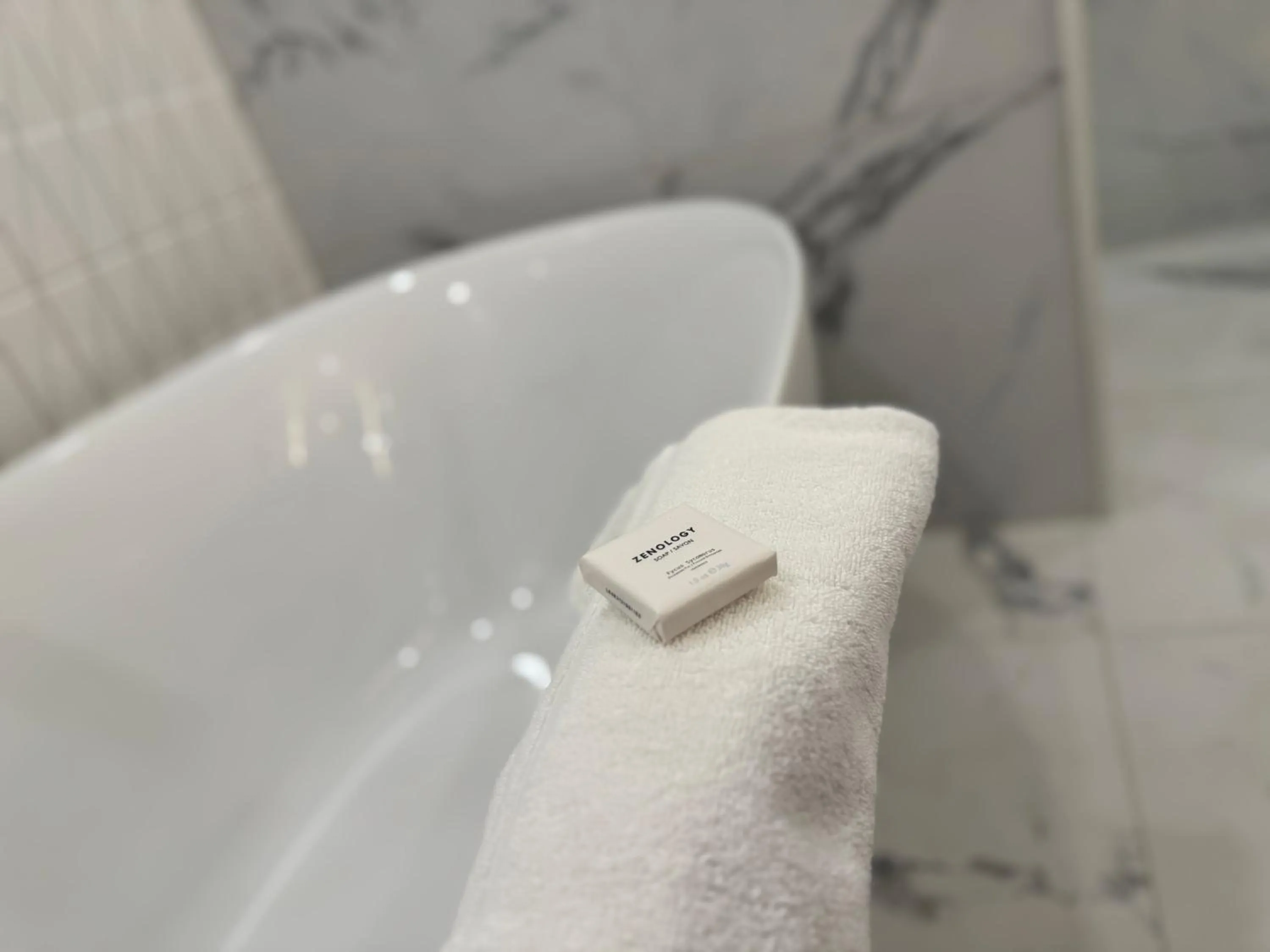 Bath in Revery Toronto Downtown, Curio Collection by Hilton