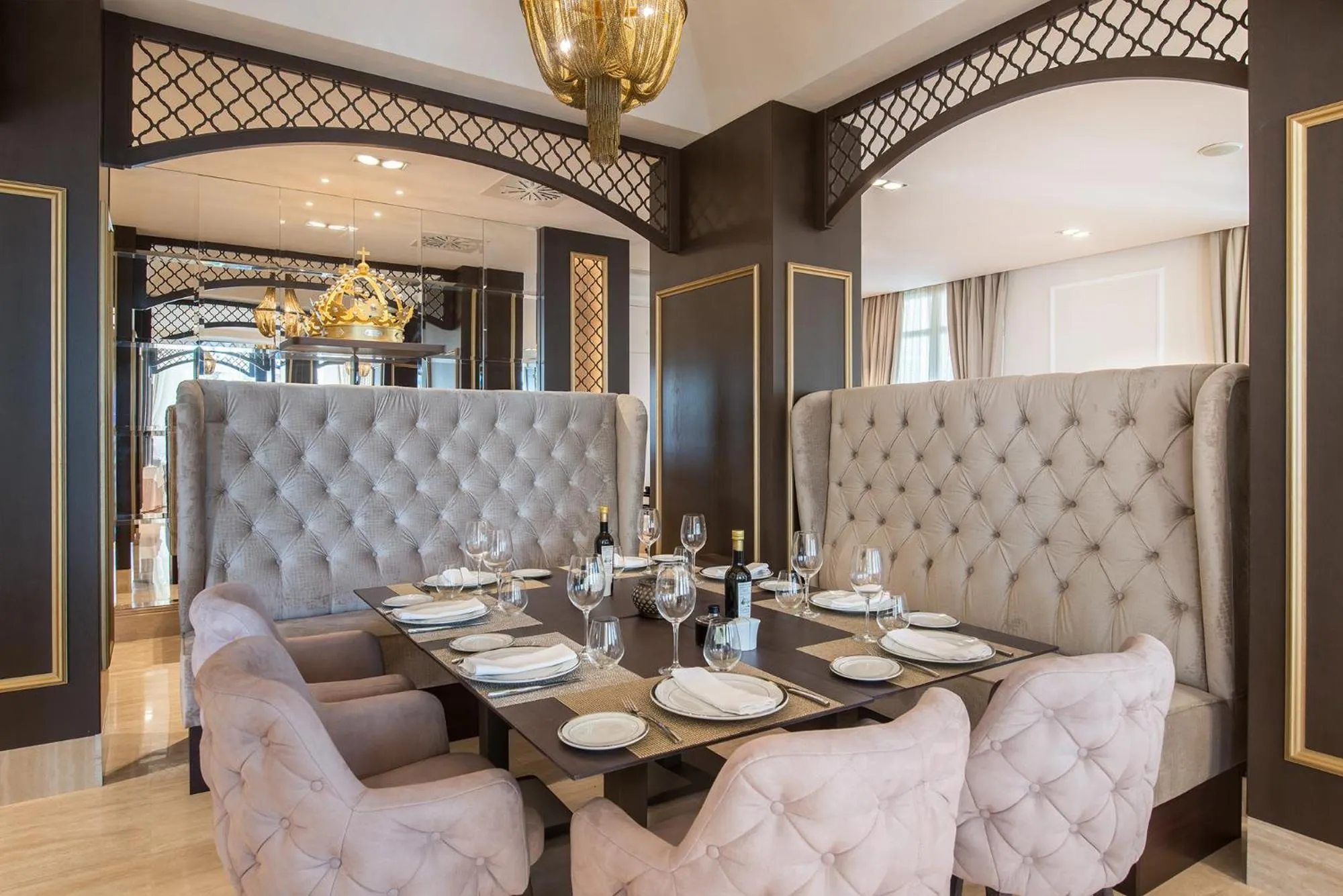 Restaurant/places to eat in Gran Hotel Miramar GL