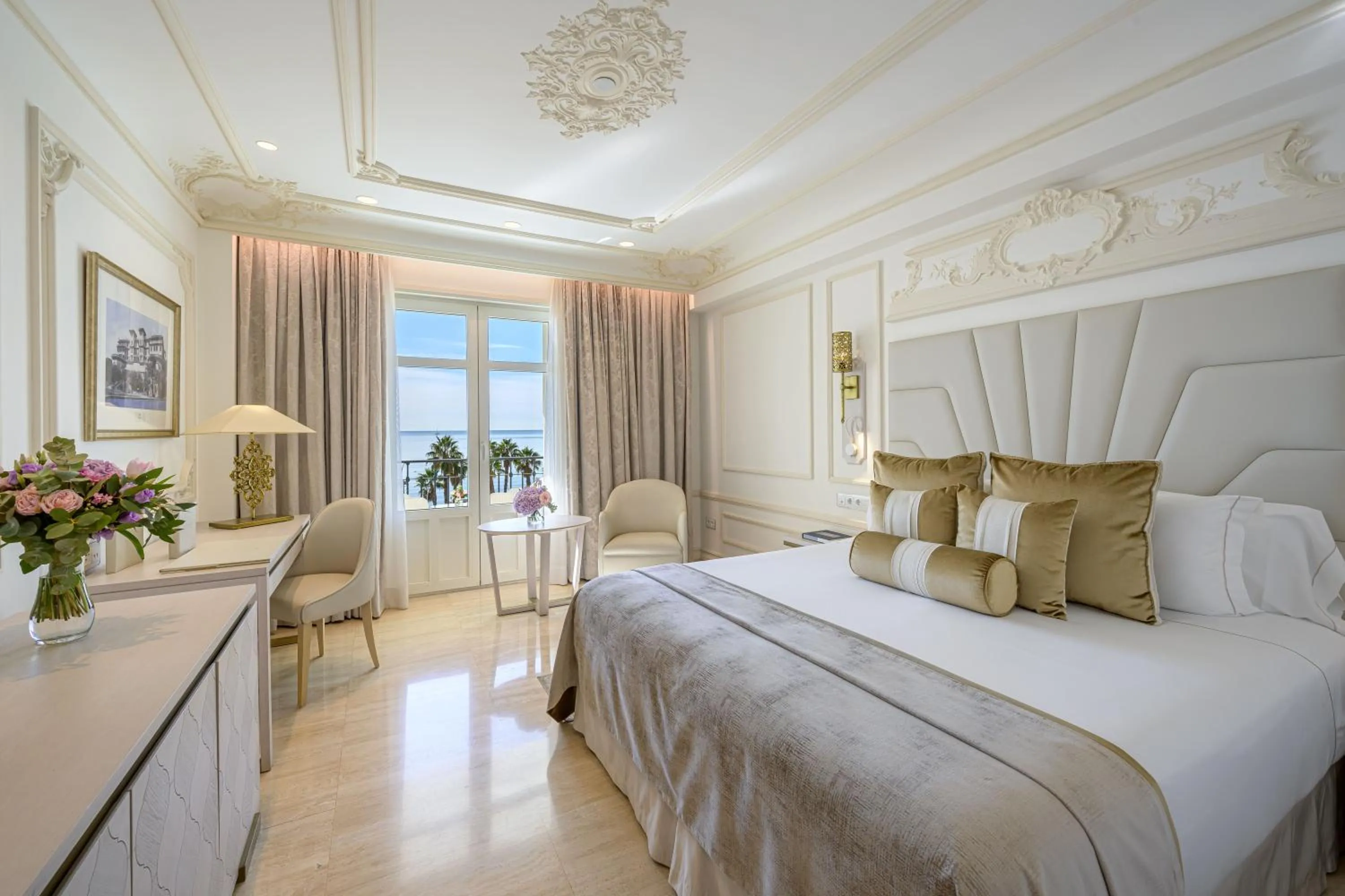 Bedroom, Bed in Gran Hotel Miramar GL