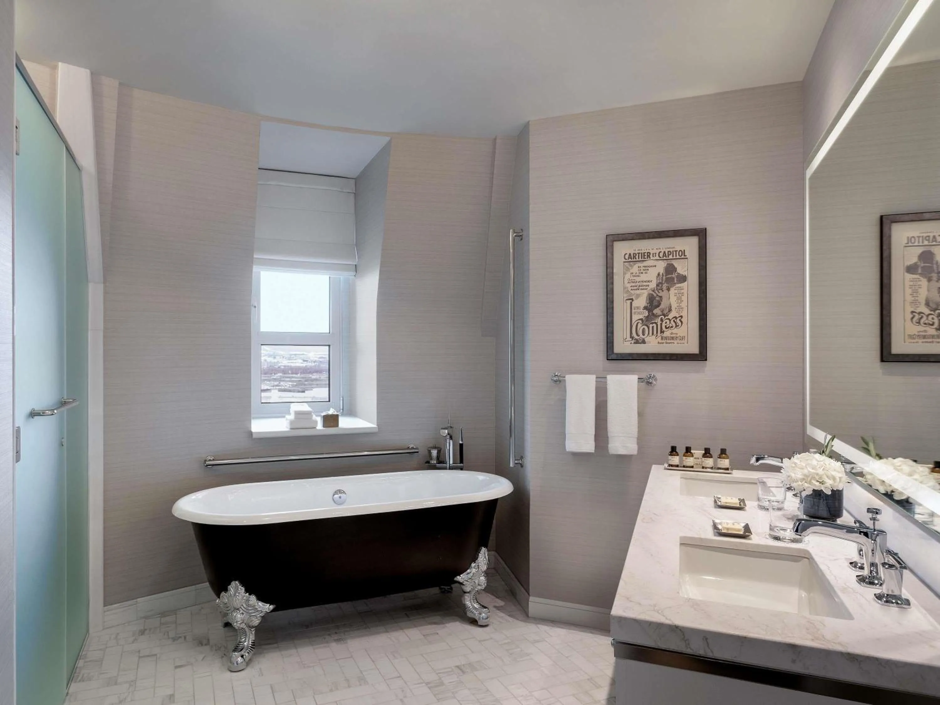 Bedroom in Fairmont Le Chateau Frontenac