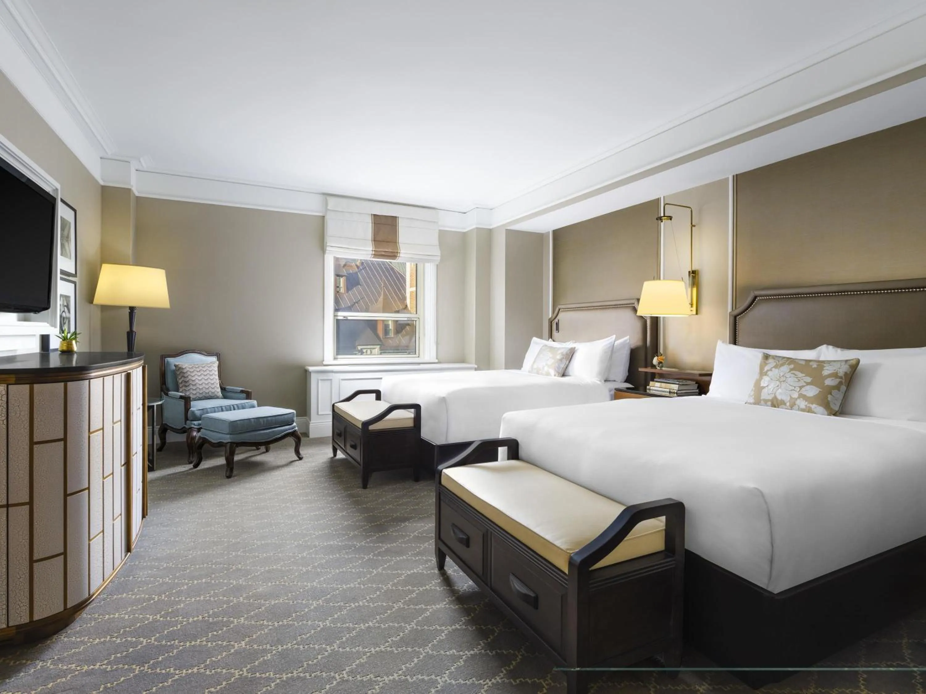 Bedroom, Bed in Fairmont Le Chateau Frontenac