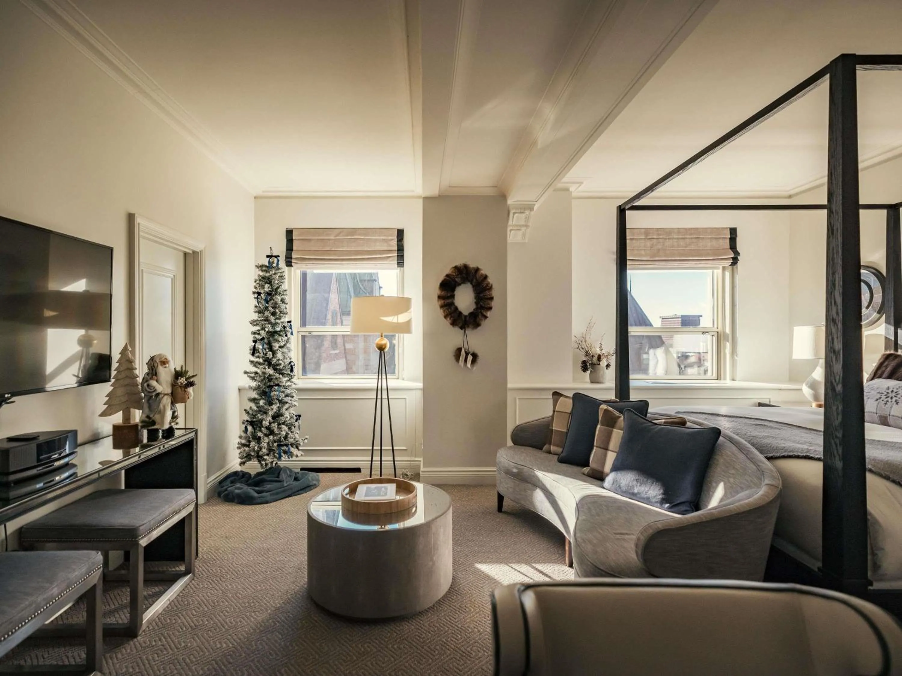 Bedroom in Fairmont Le Chateau Frontenac