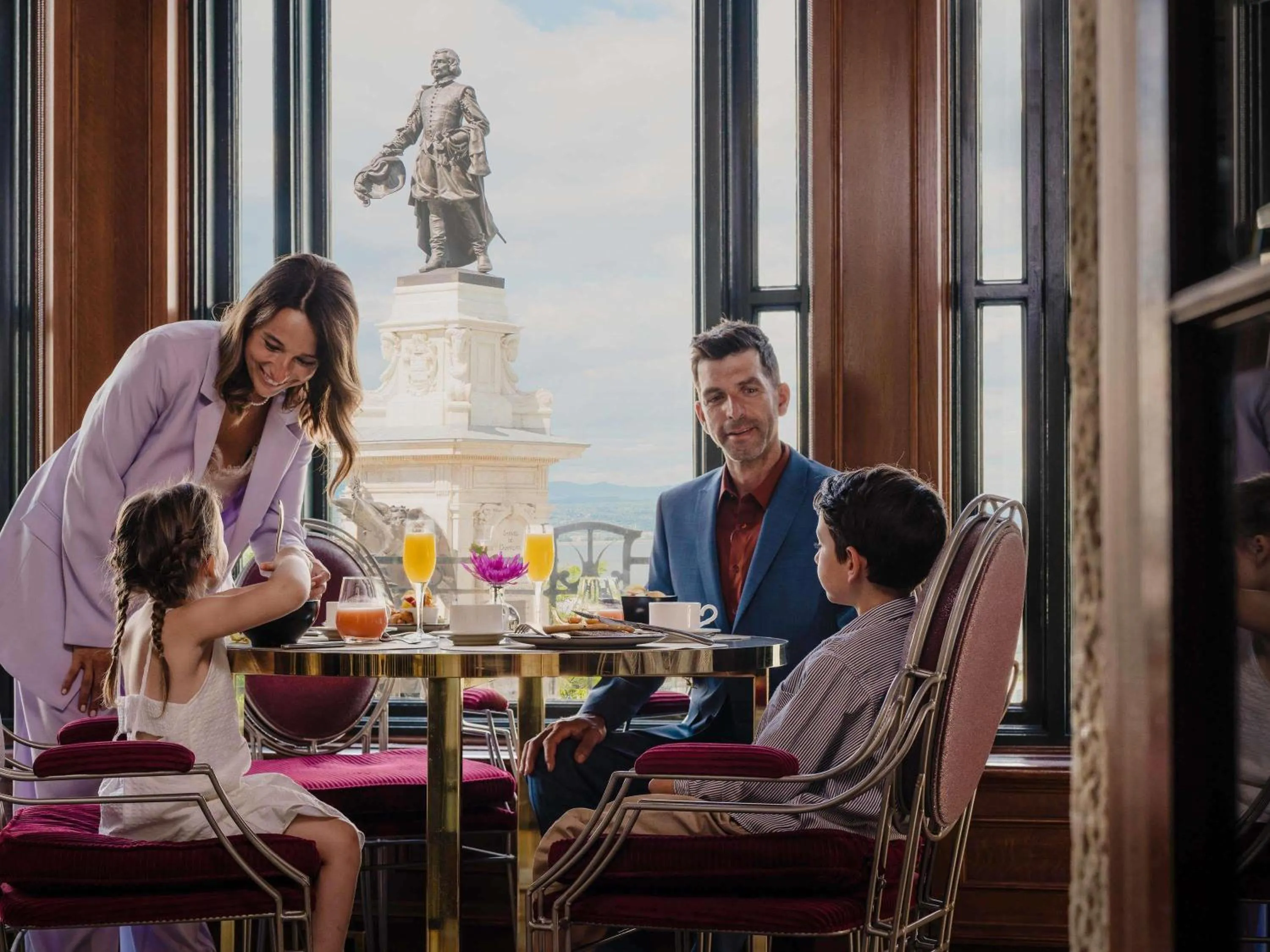 Restaurant/places to eat in Fairmont Le Chateau Frontenac