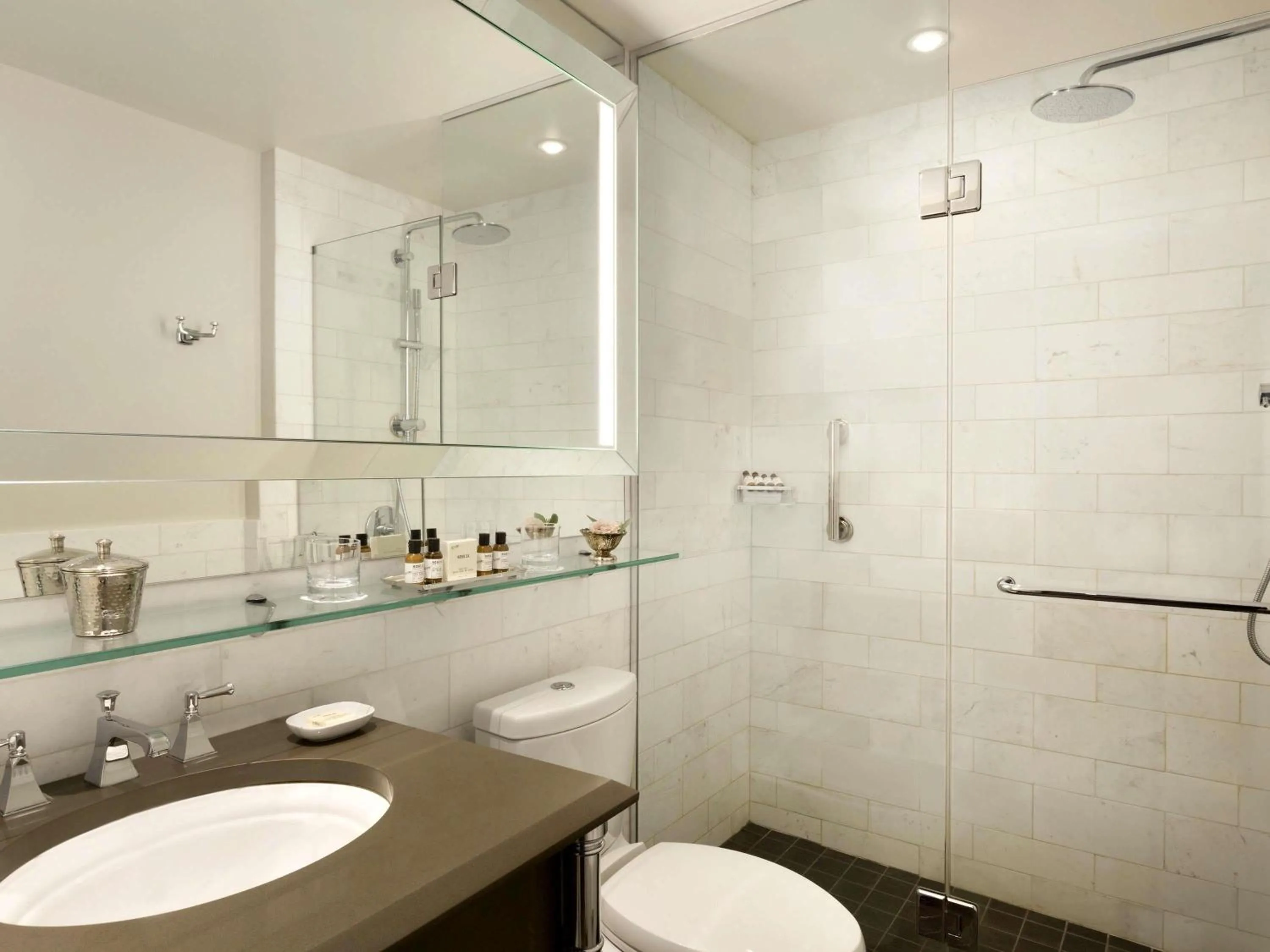 Bedroom in Fairmont Le Chateau Frontenac