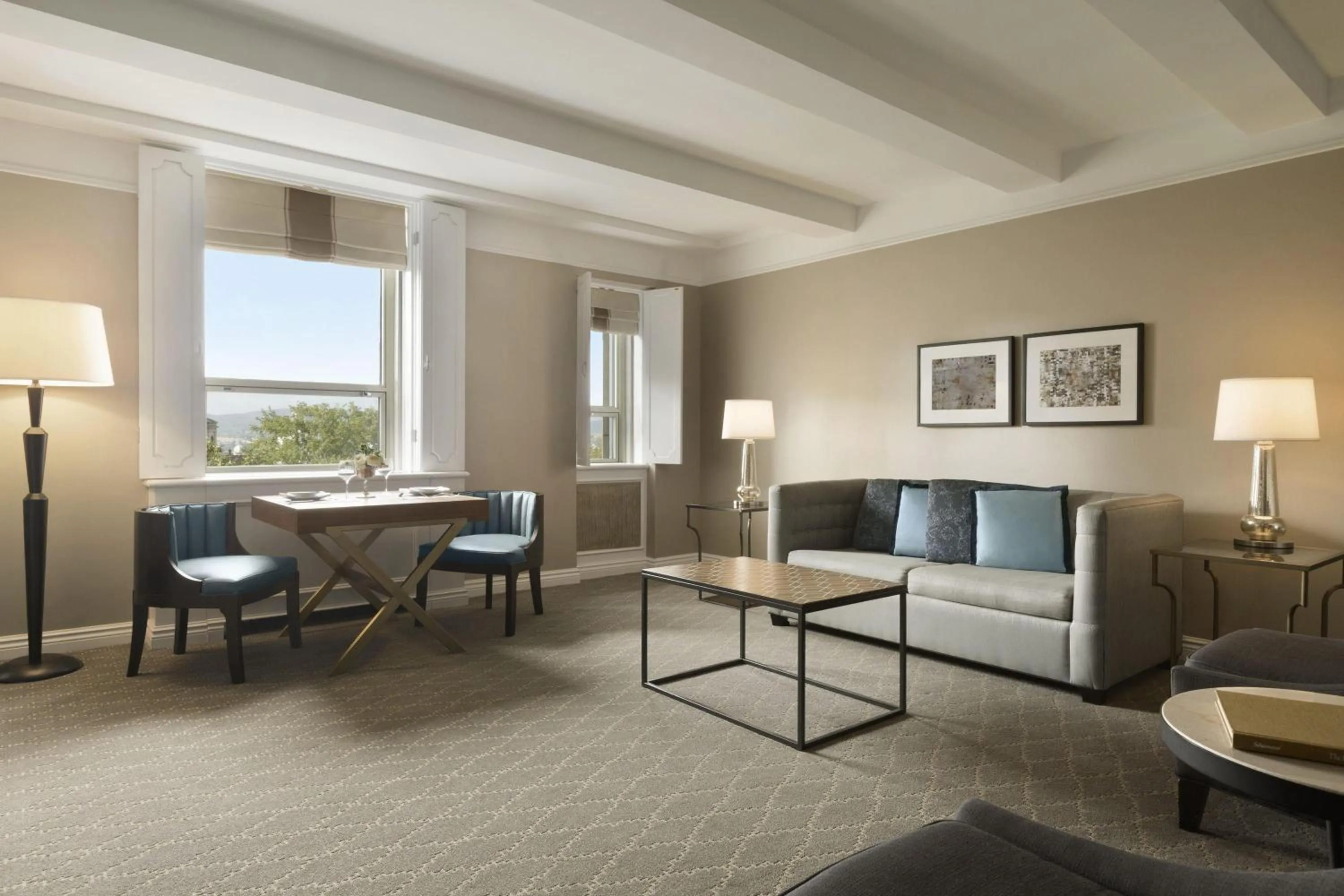 Living room in Fairmont Le Chateau Frontenac
