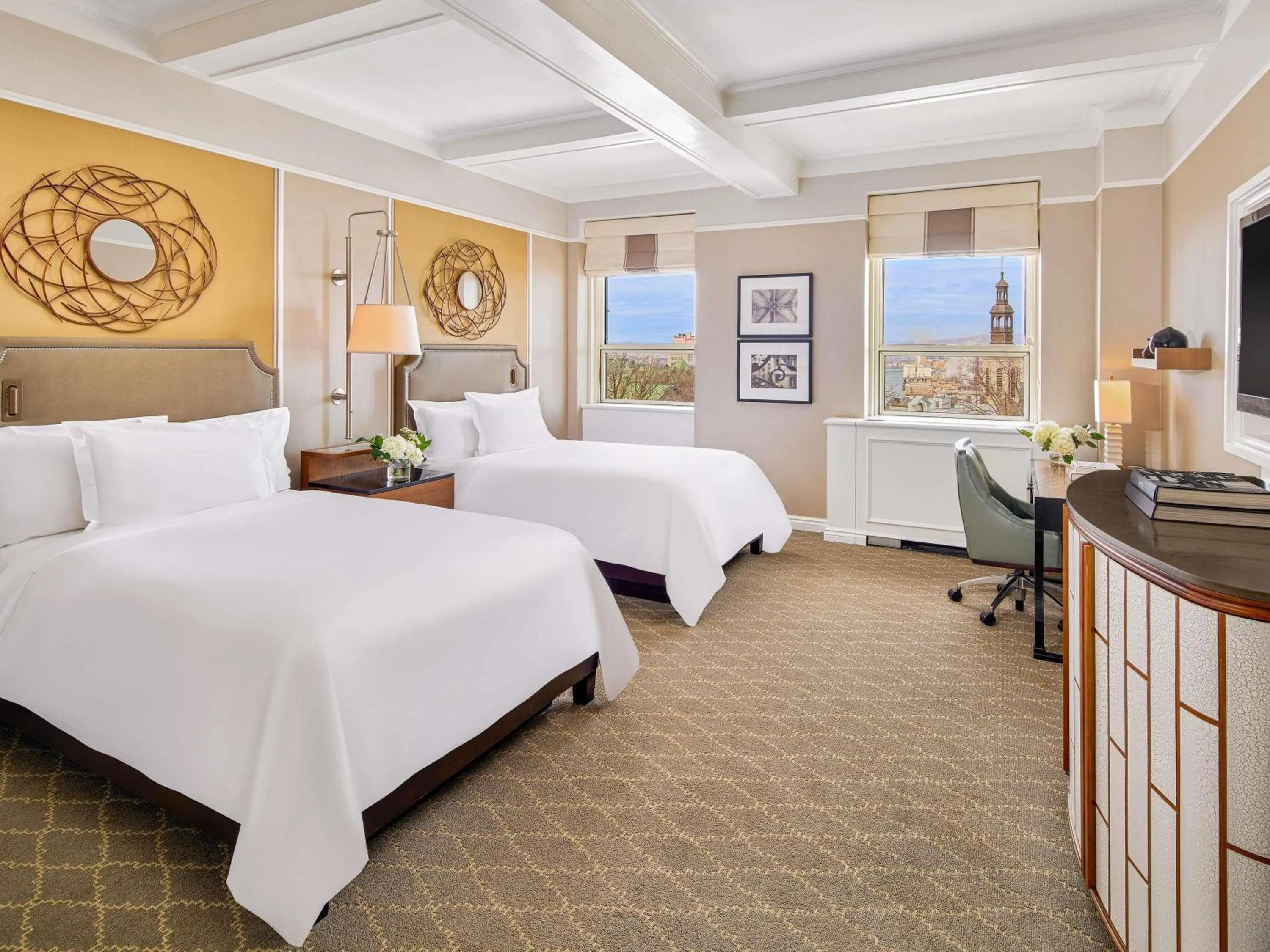 Bedroom, Bed in Fairmont Le Chateau Frontenac