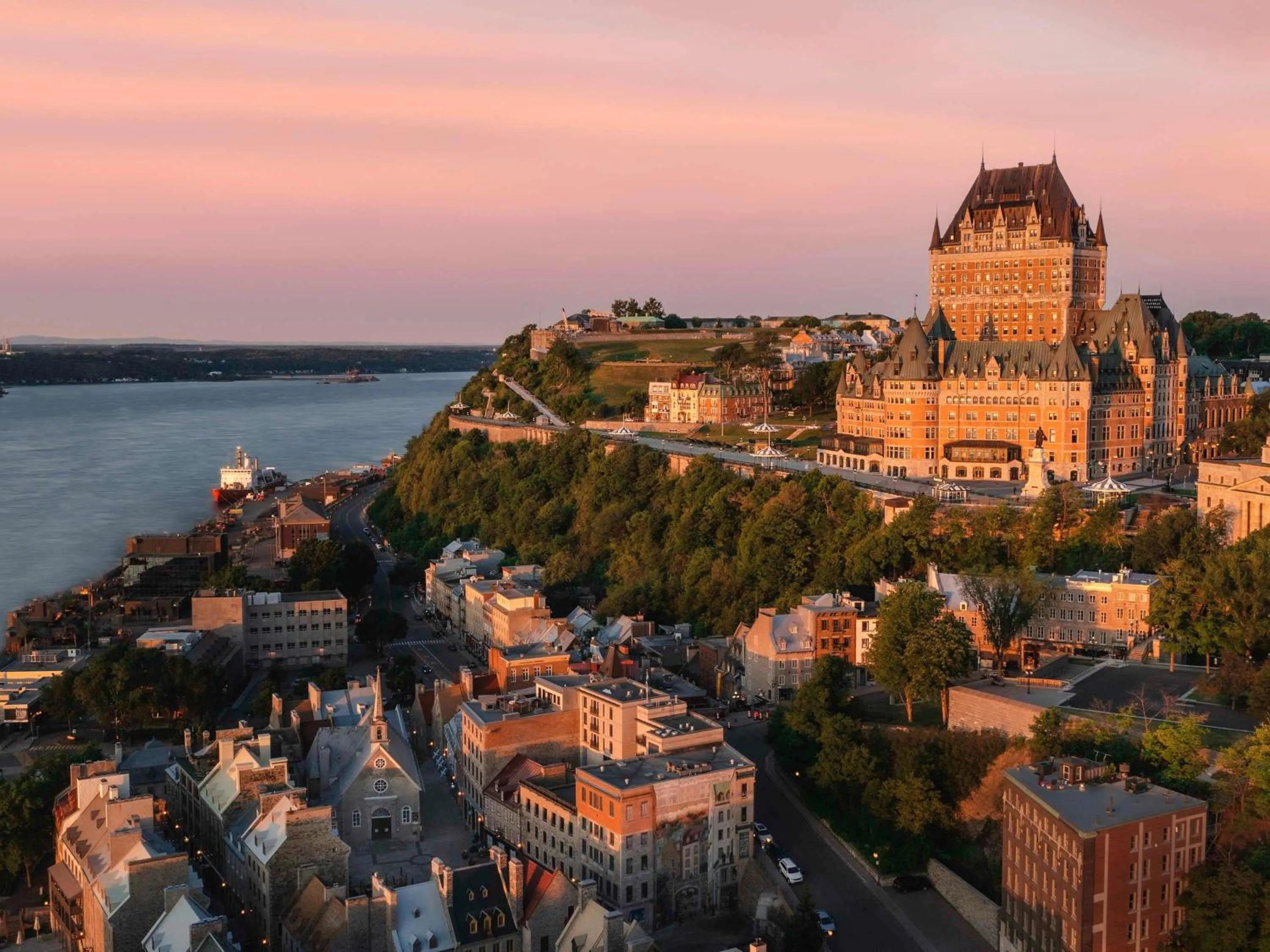 Property building in Fairmont Le Chateau Frontenac