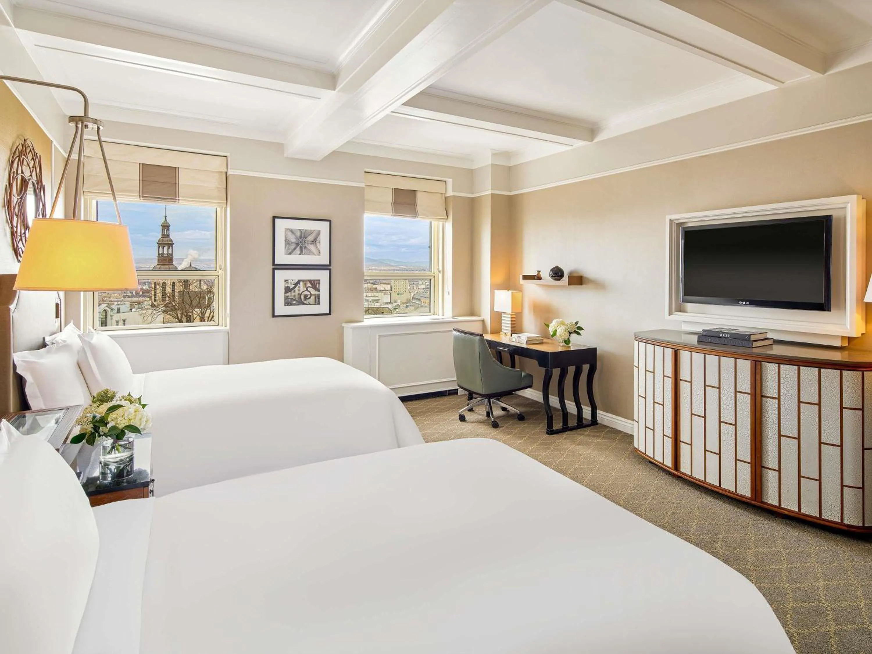 Bedroom, Bed in Fairmont Le Chateau Frontenac