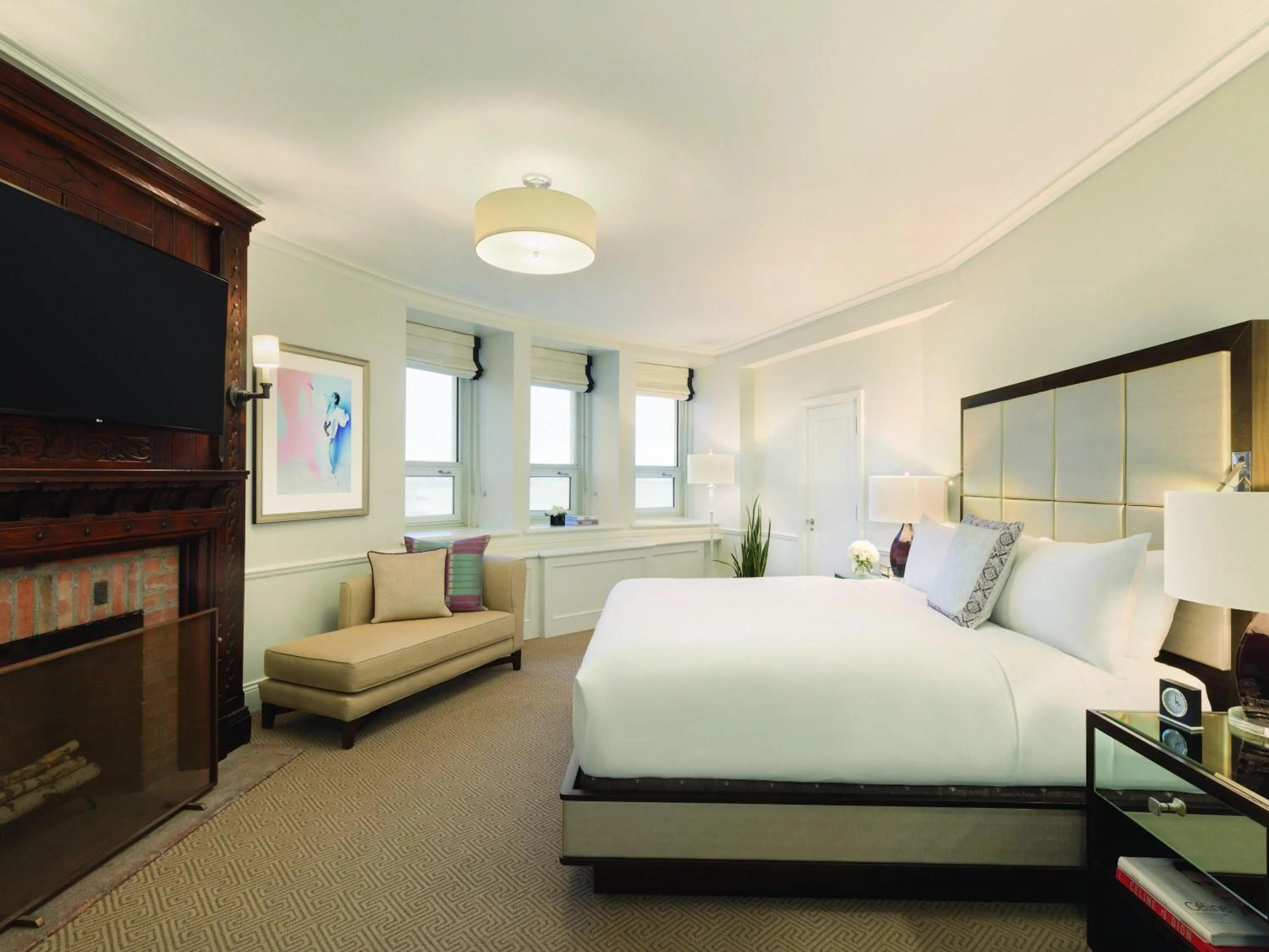 Bedroom, Bed in Fairmont Le Chateau Frontenac