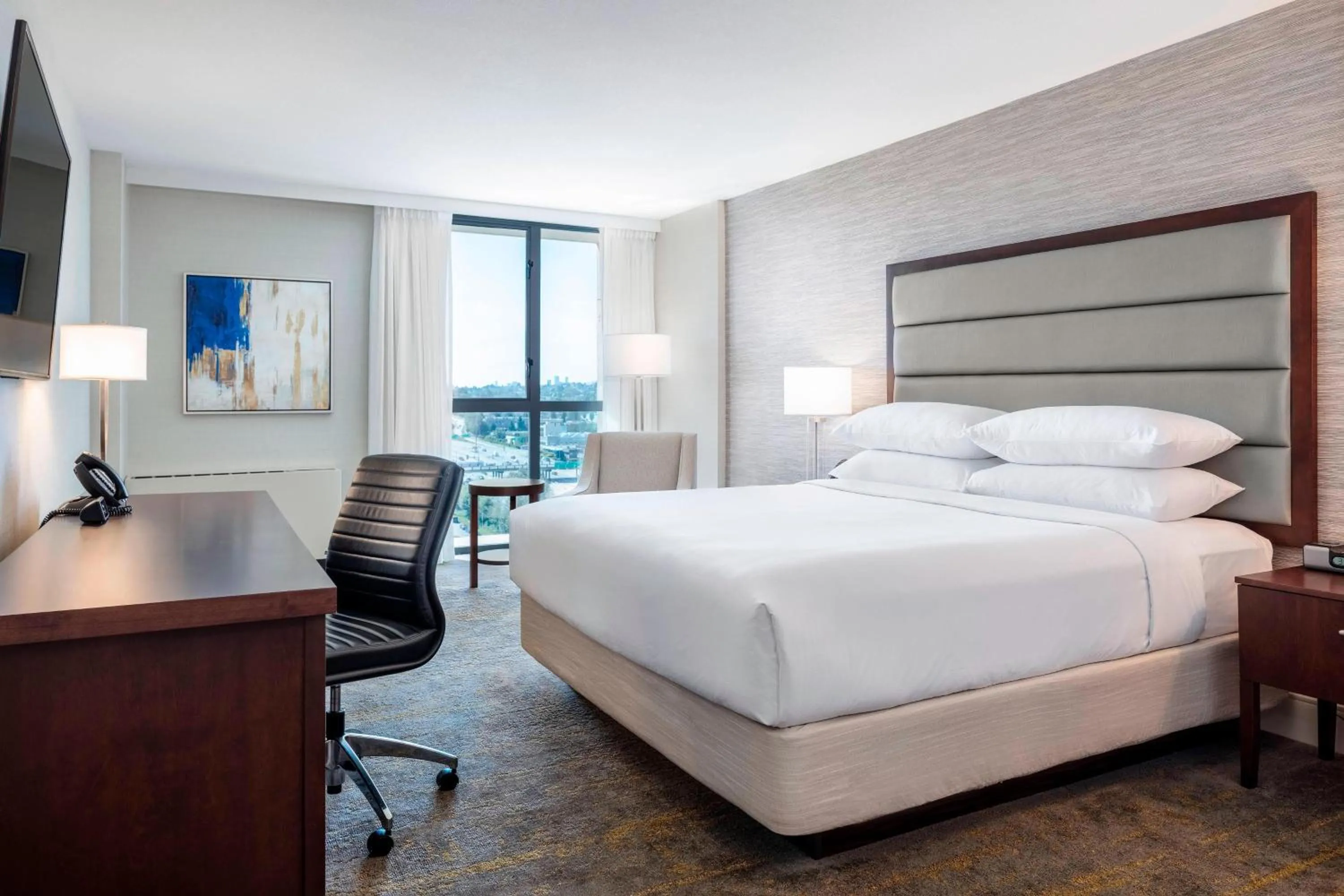 Photo of the whole room, Bed in Delta Hotels by Marriott Burnaby Conference Centre