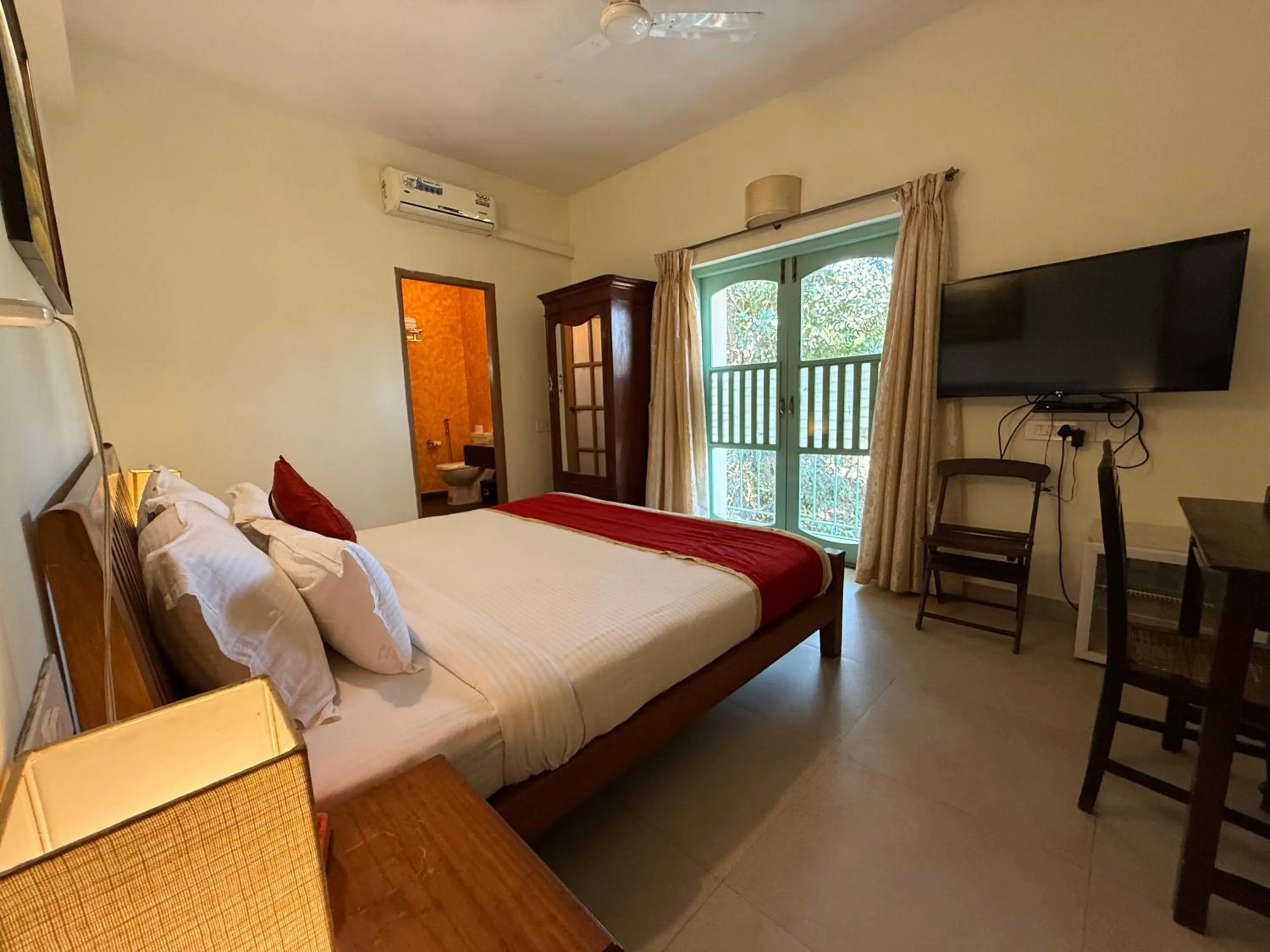 Bedroom, Bed in Lar Amorosa Boutique Hotel - Goa