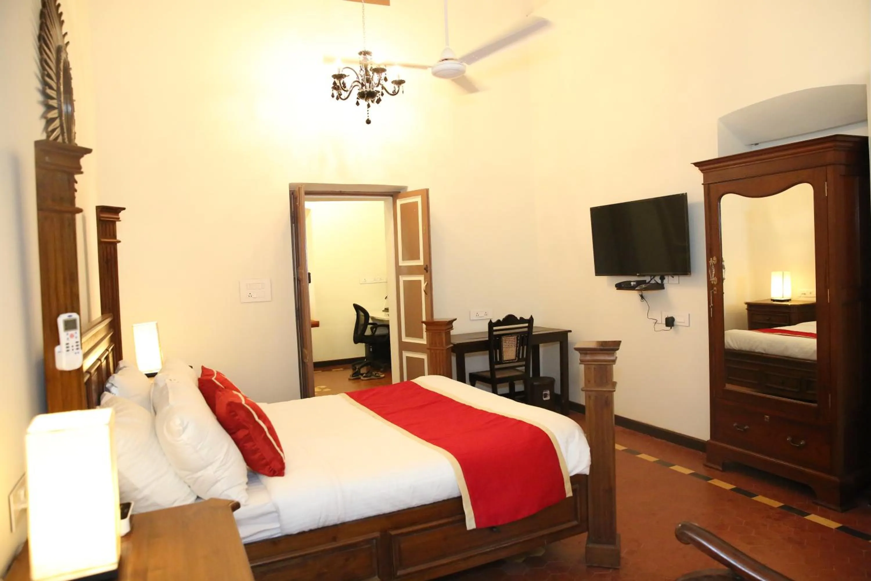 Bedroom, Bed in Lar Amorosa Boutique Hotel - Goa