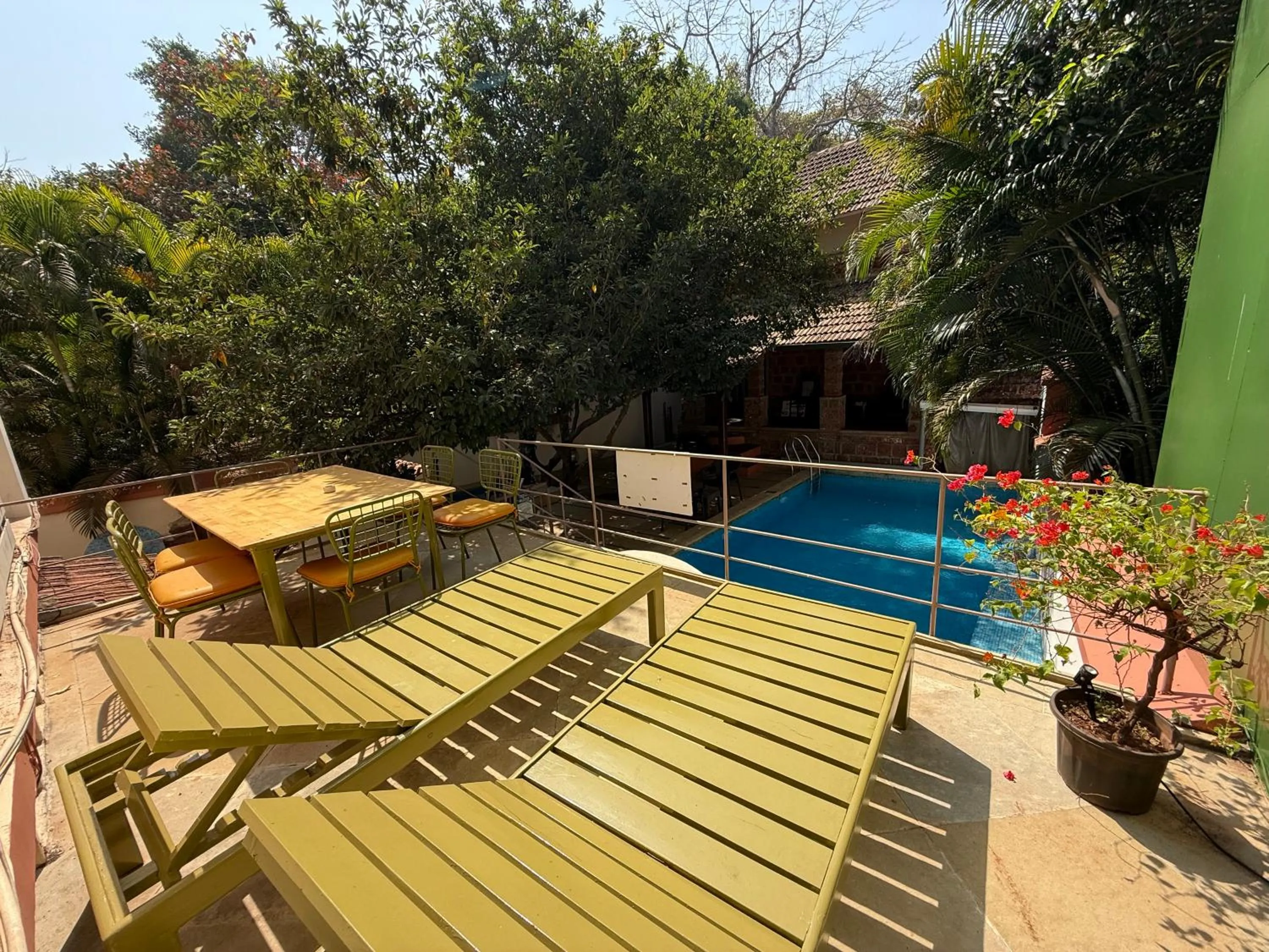 Swimming pool in Lar Amorosa Boutique Hotel - Goa