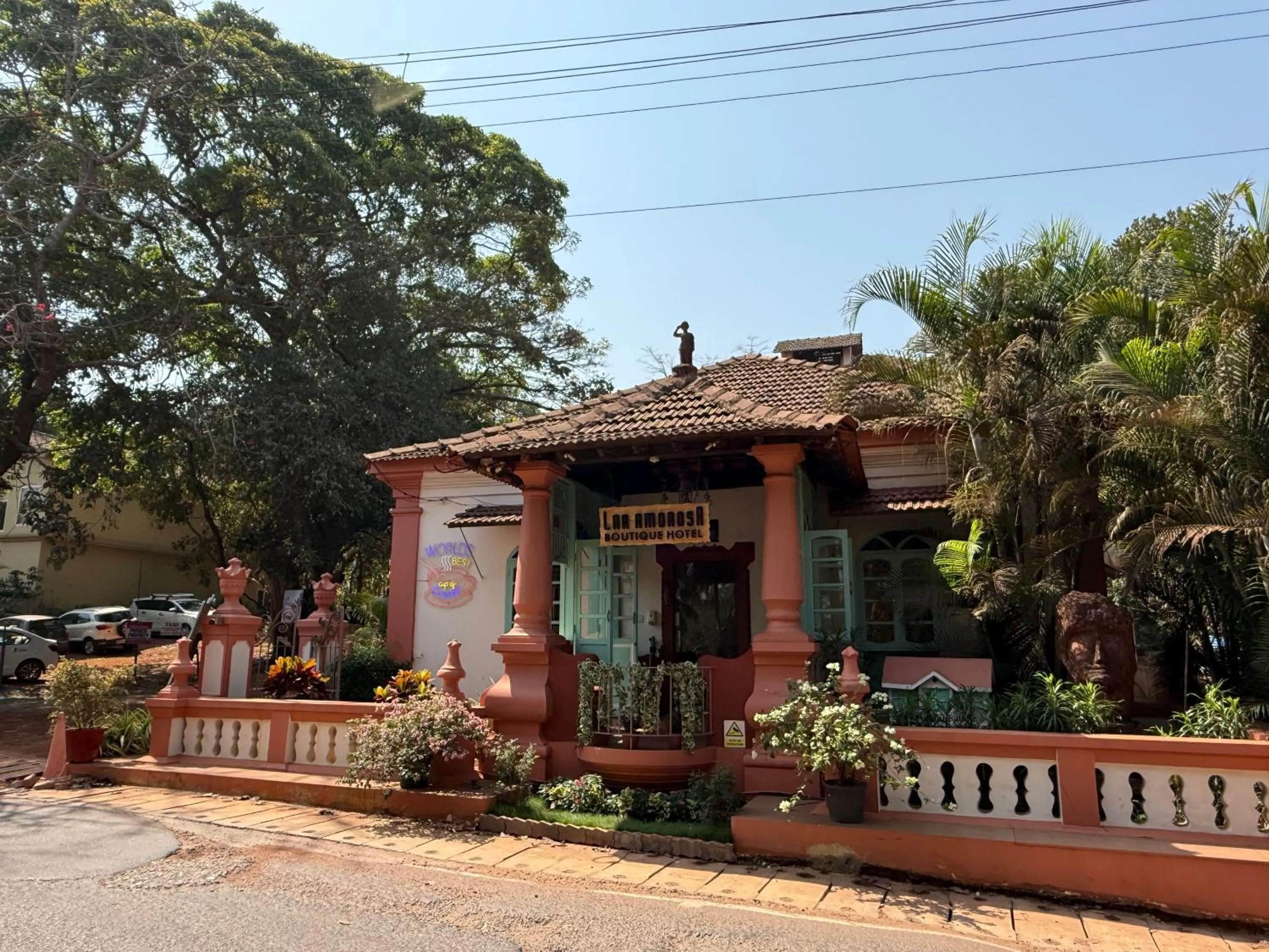 Property building in Lar Amorosa Boutique Hotel - Goa