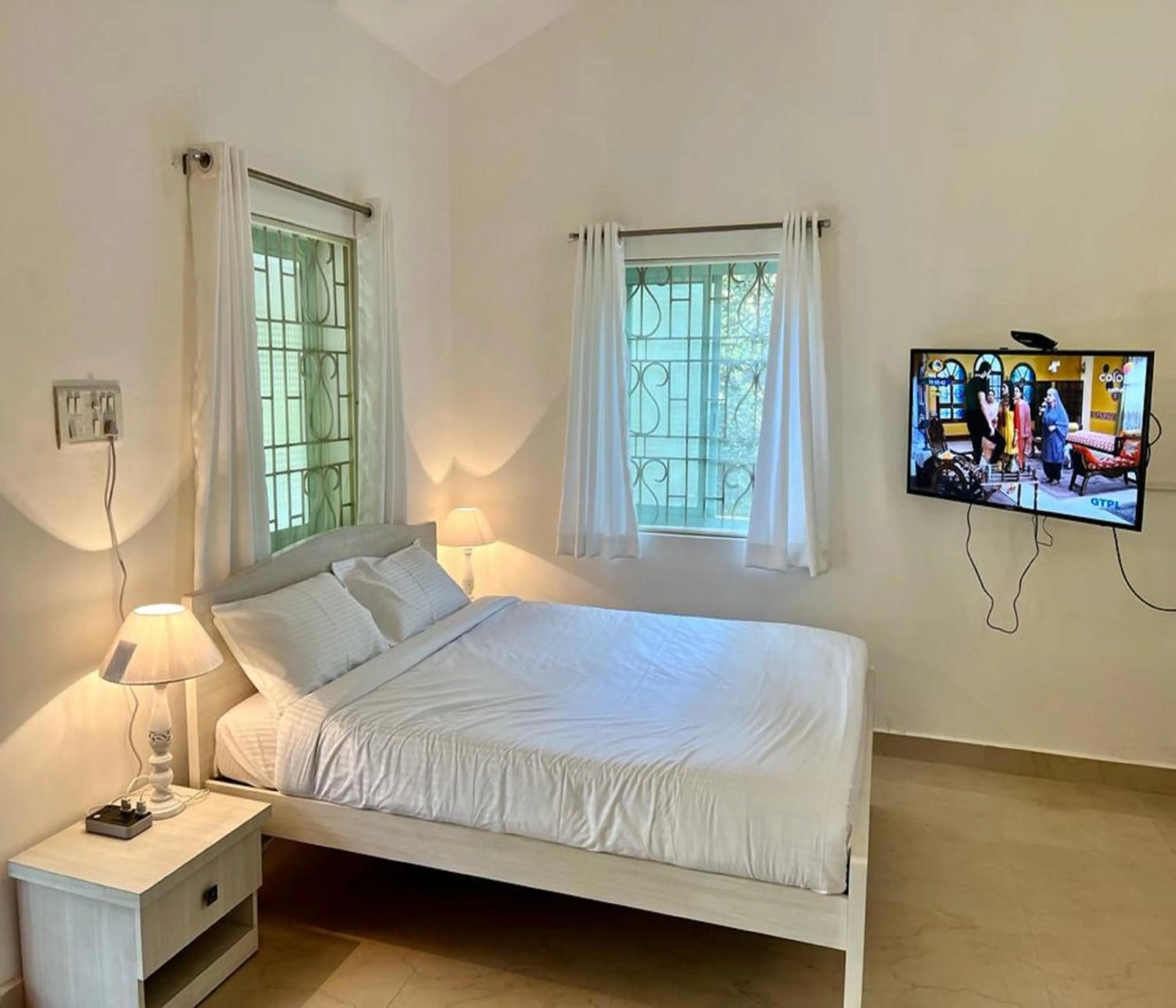 Bed in Lar Amorosa Boutique Hotel - Goa