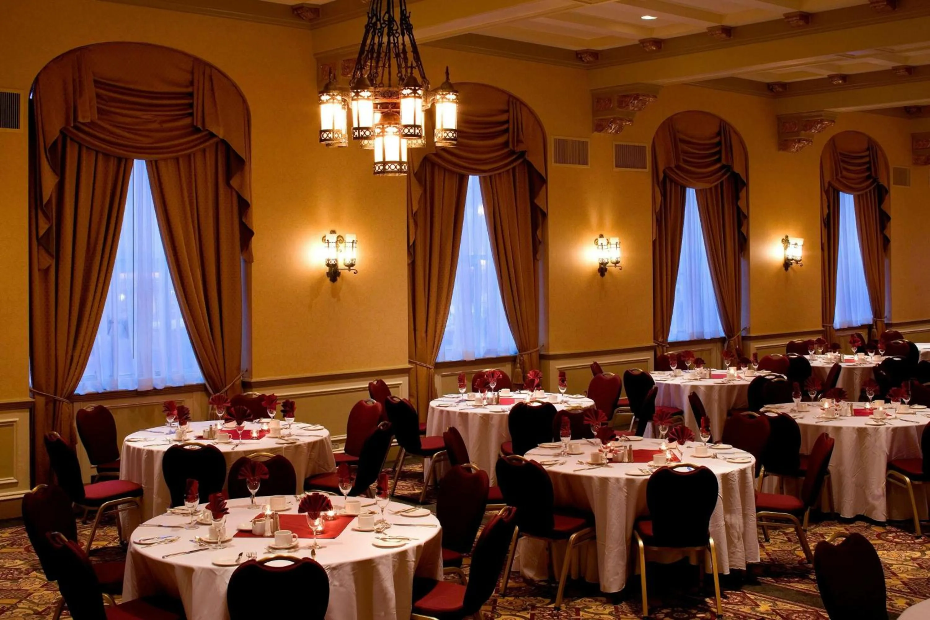Meeting/conference room in Delta Hotels by Marriott Bessborough