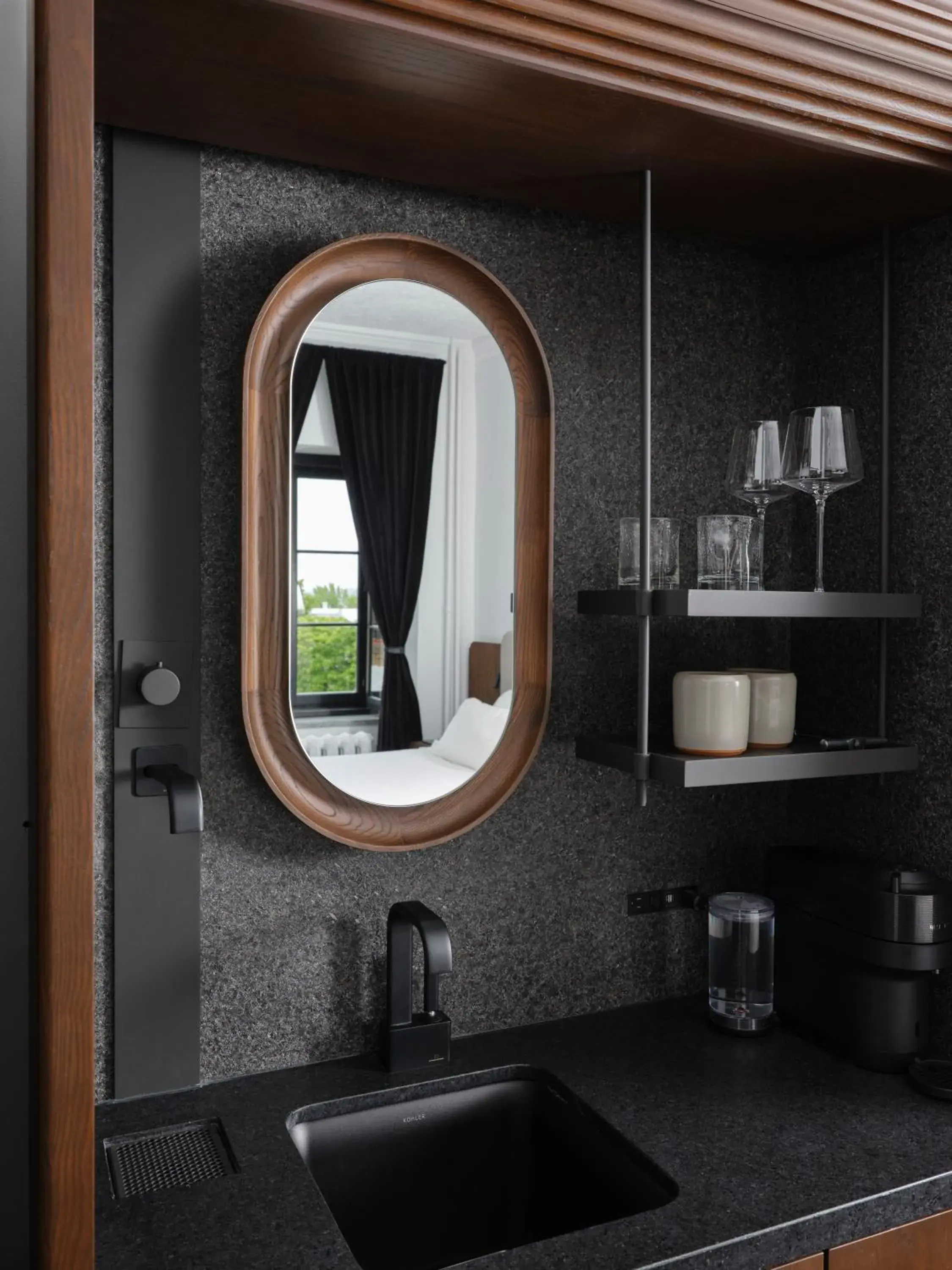 Queen Room in Hotel Cap Diamant Queen Room in Hotel Cap Diamant