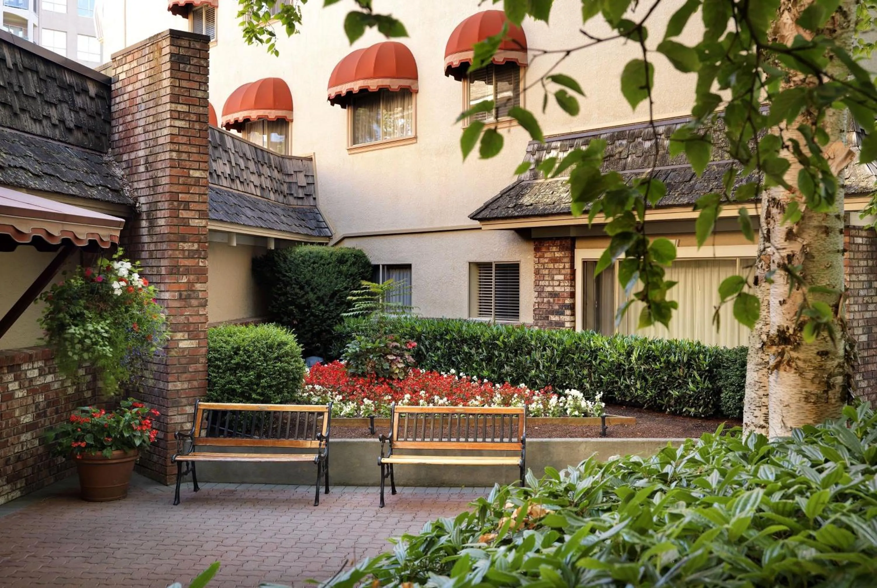 Property building in Royal Scot Hotel & Suites, Trademark Collection by Wyndham