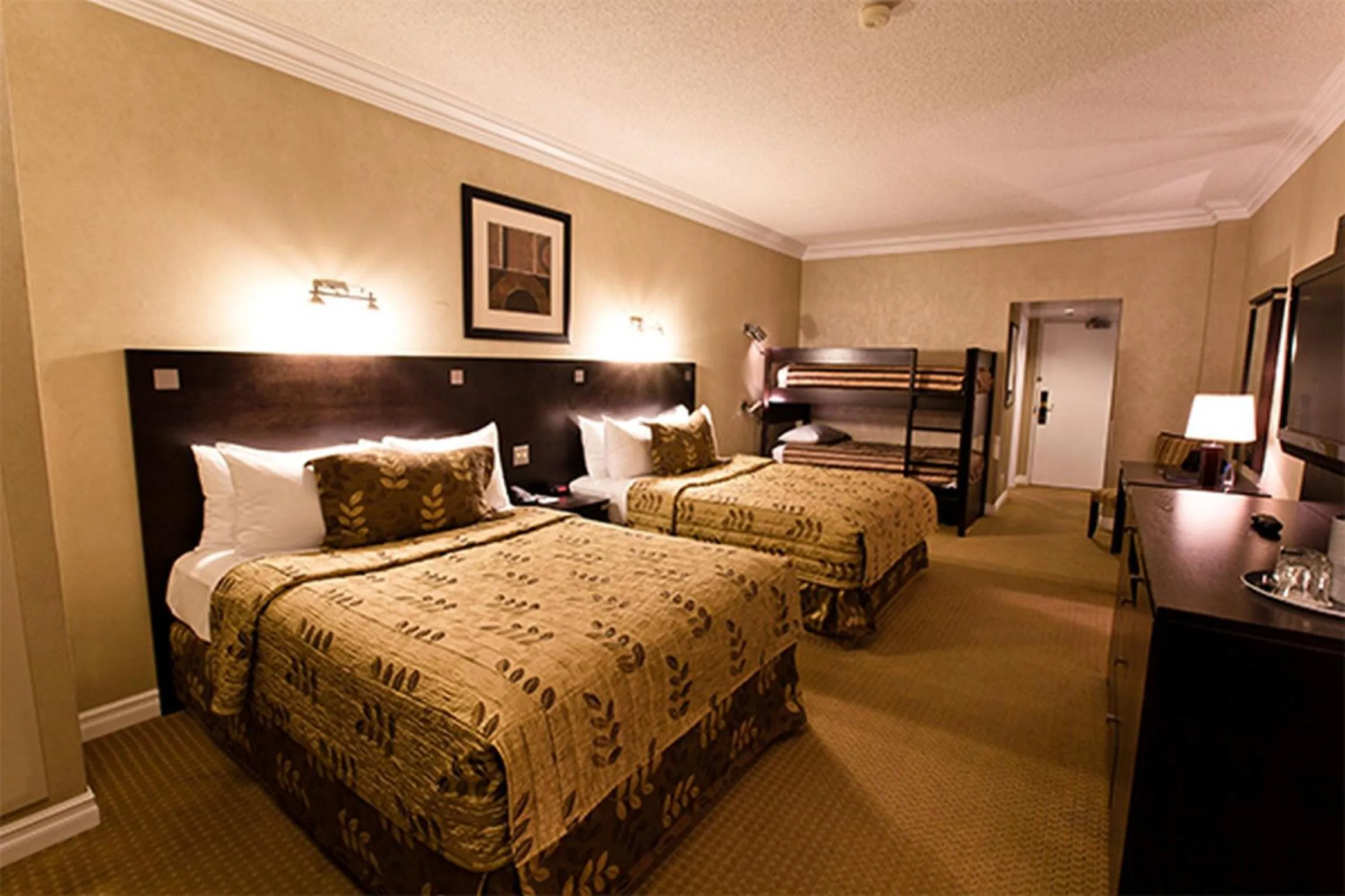 Bedroom, Bed in Fantasyland Hotel