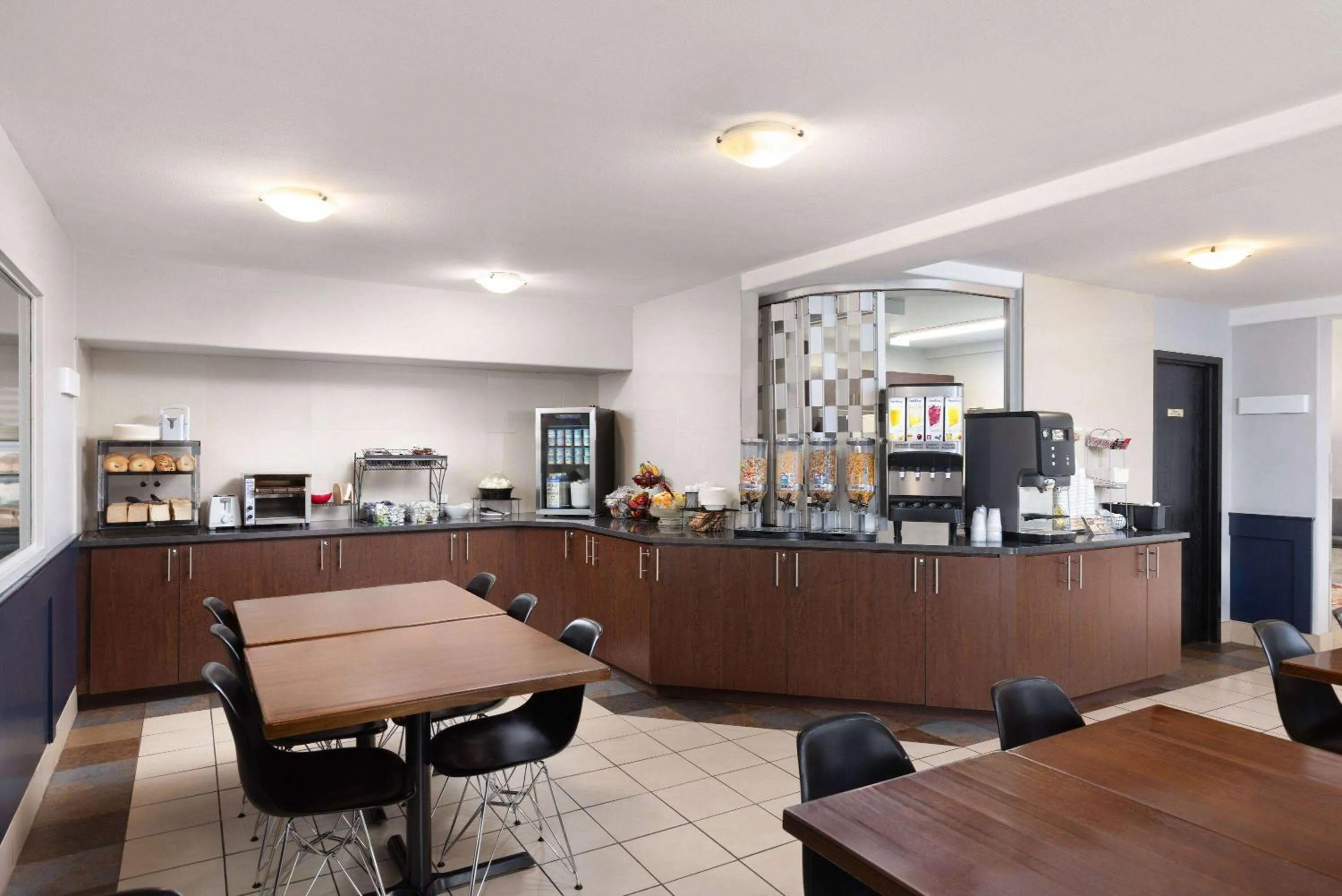 Breakfast in Super 8 by Wyndham St-Jerome