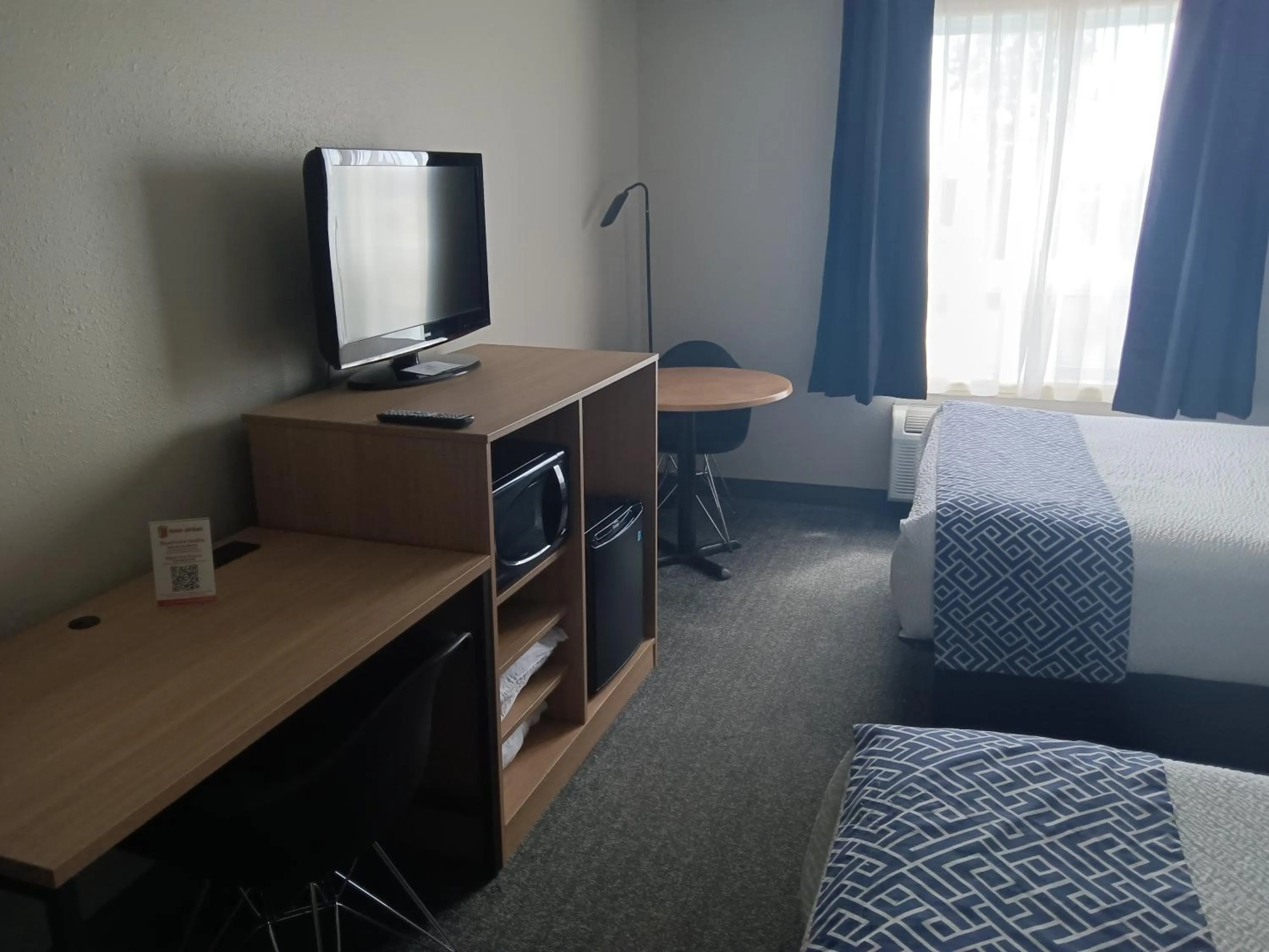 Bed in Super 8 by Wyndham St-Jerome