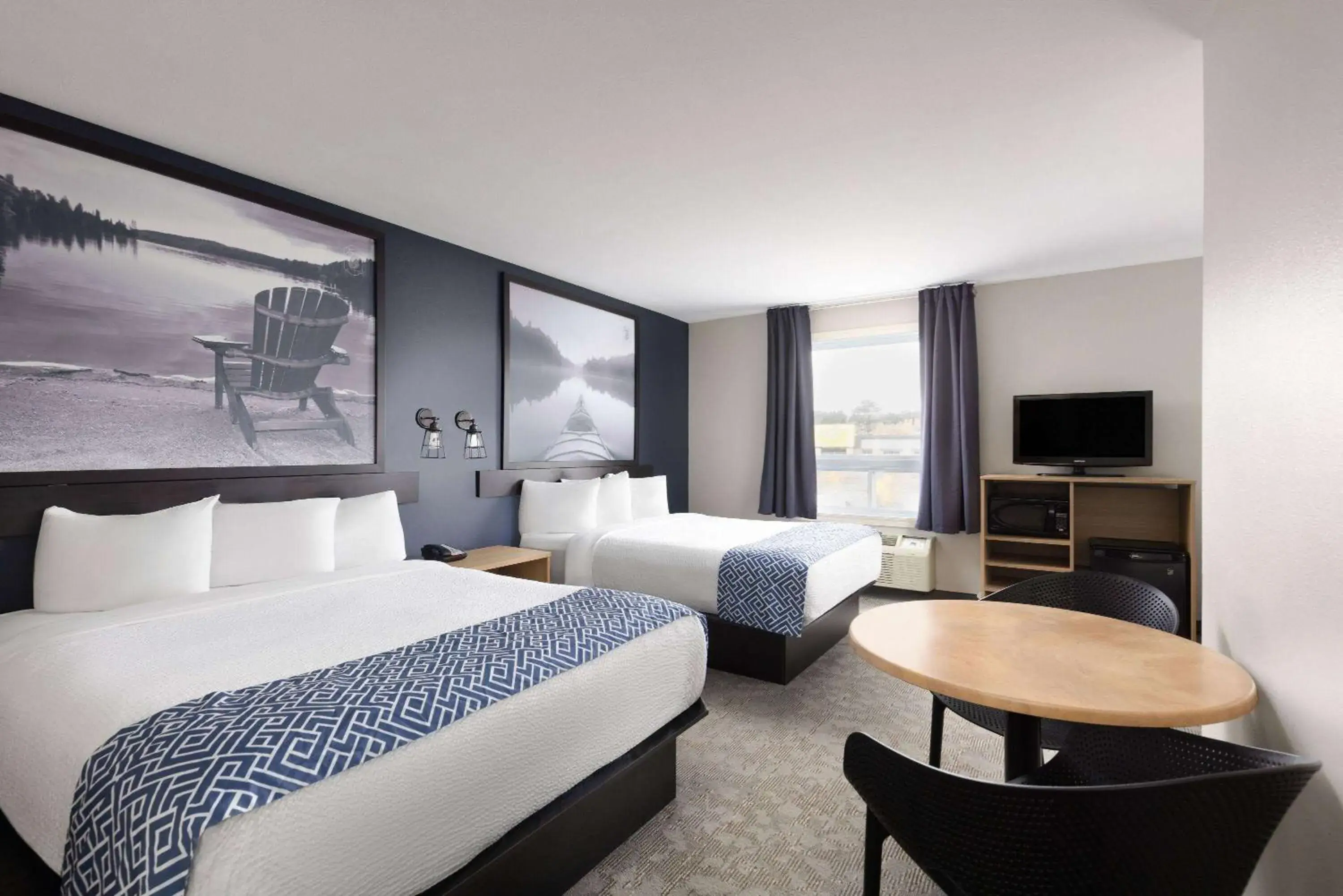 Superior Queen Suite with Three Queen Beds - Non-Smoking in Super 8 by Wyndham St-Jerome Superior Queen Suite with Three Queen Beds - Non-Smoking in Super 8 by Wyndham St-Jerome