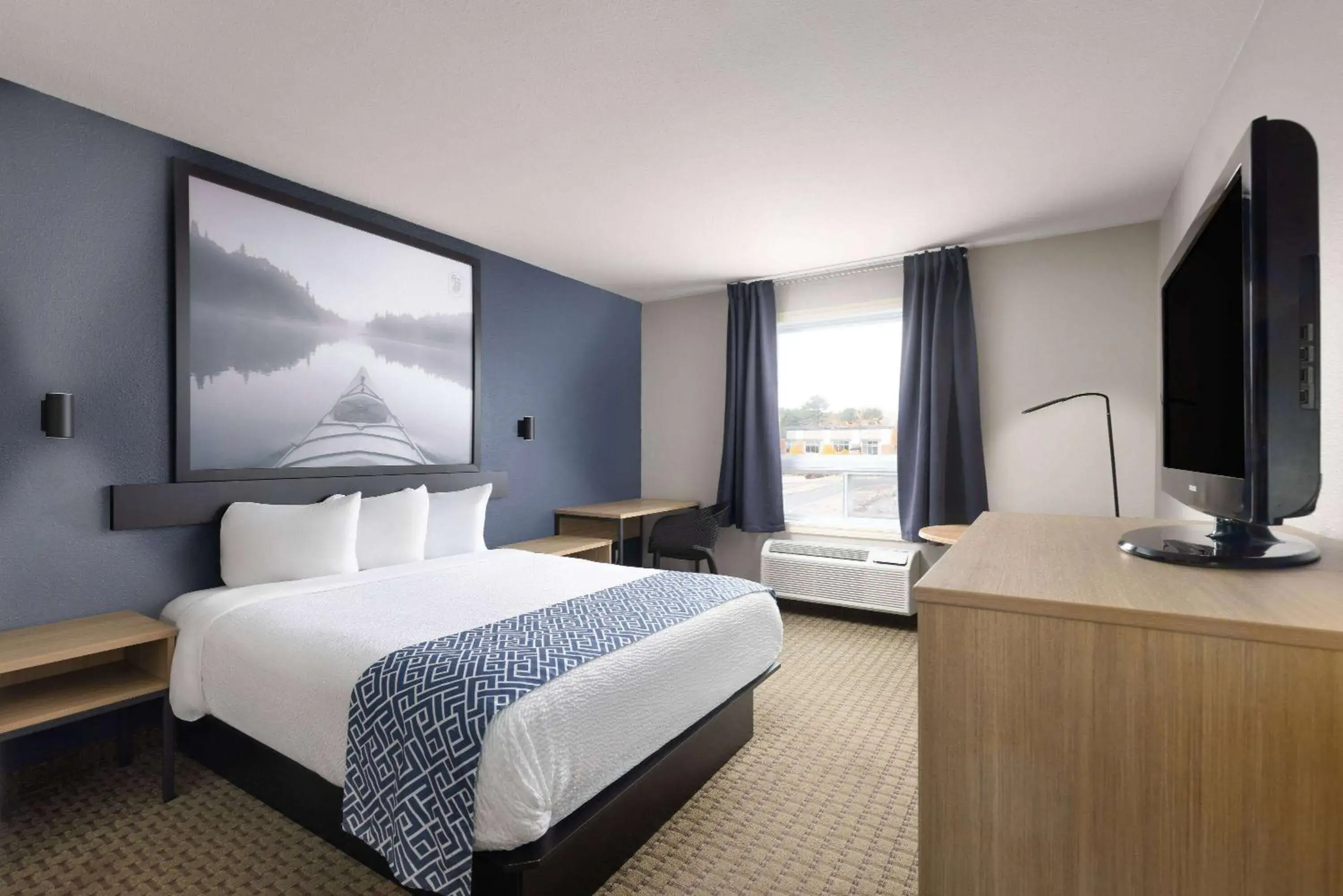 Queen Suite - Non-Smoking in Super 8 by Wyndham St-Jerome Queen Suite - Non-Smoking in Super 8 by Wyndham St-Jerome