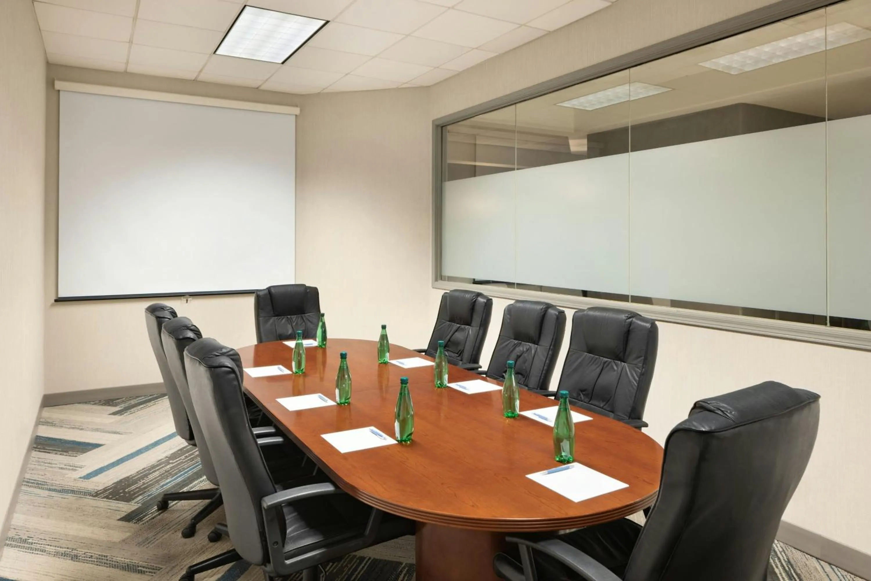 Meeting/conference room in Four Points by Sheraton Edmonton South