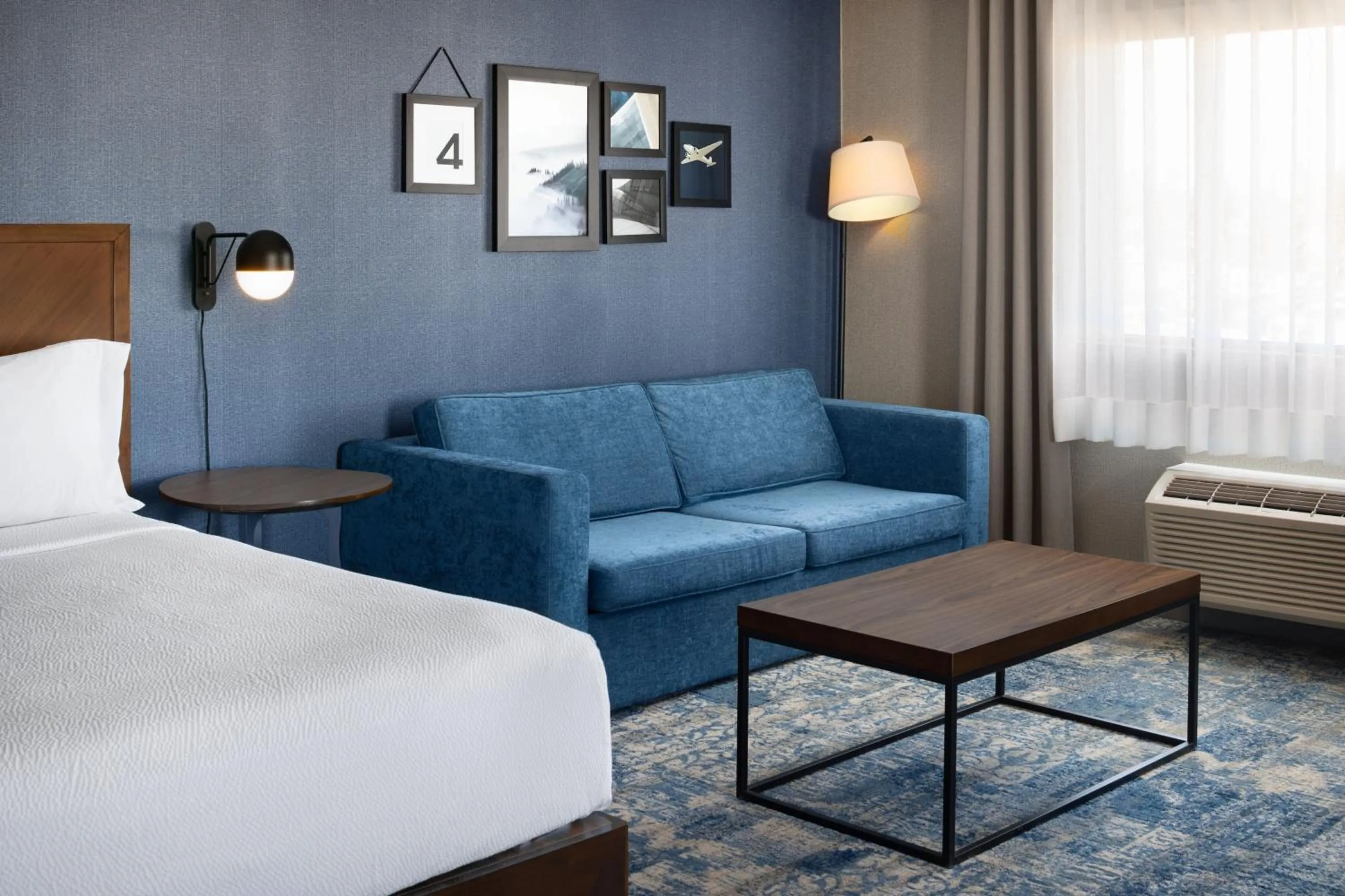 Photo of the whole room, Bed in Four Points by Sheraton Edmonton South