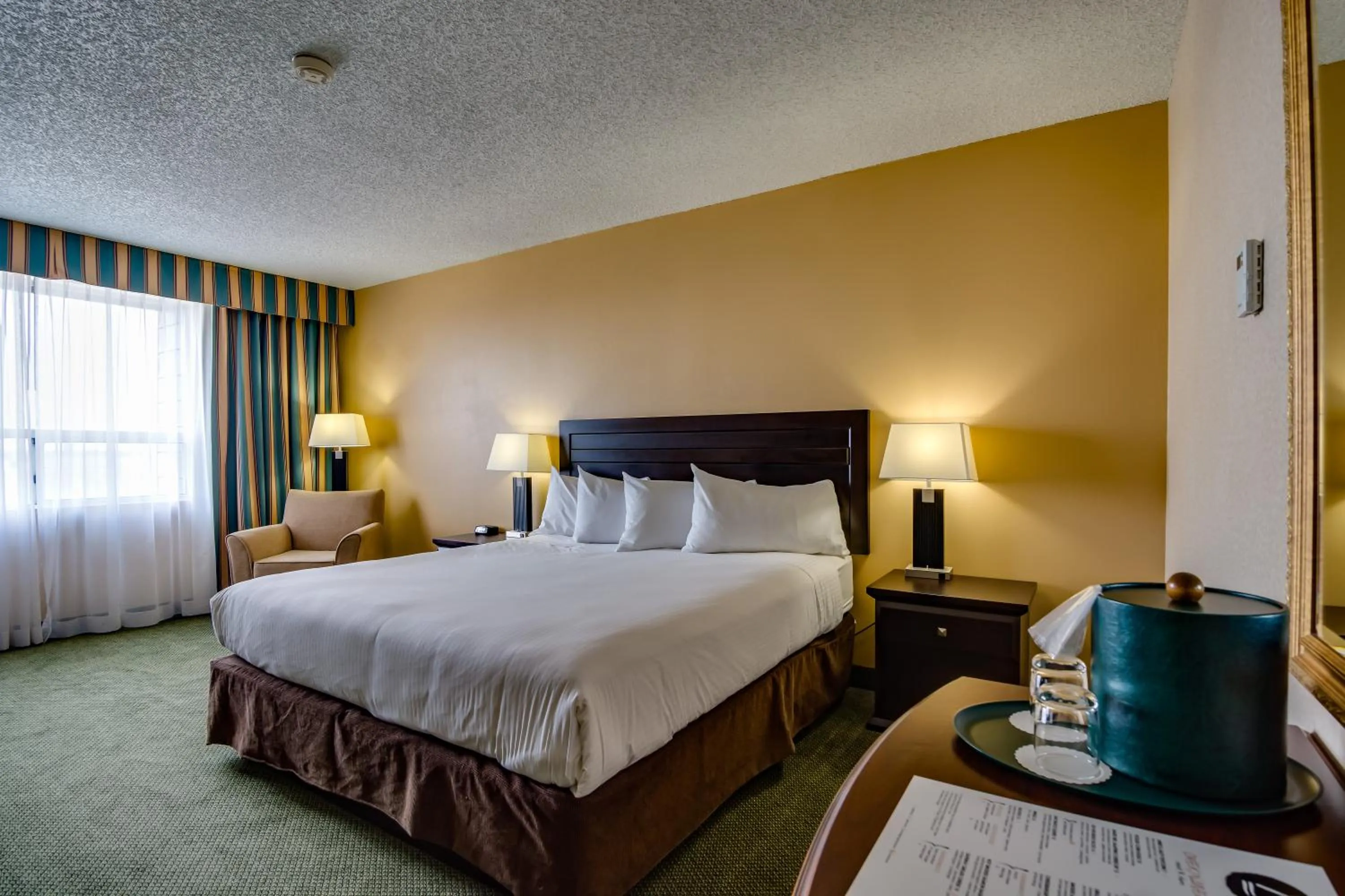 Photo of the whole room, Bed in Sawridge Inn and Conference Centre Edmonton South