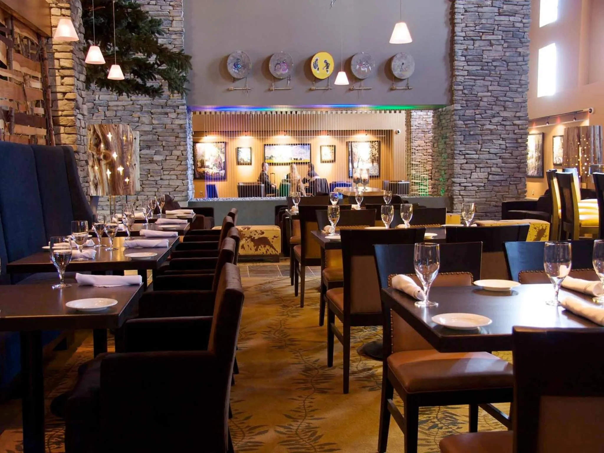 Restaurant/places to eat in Sawridge Inn and Conference Centre Edmonton South