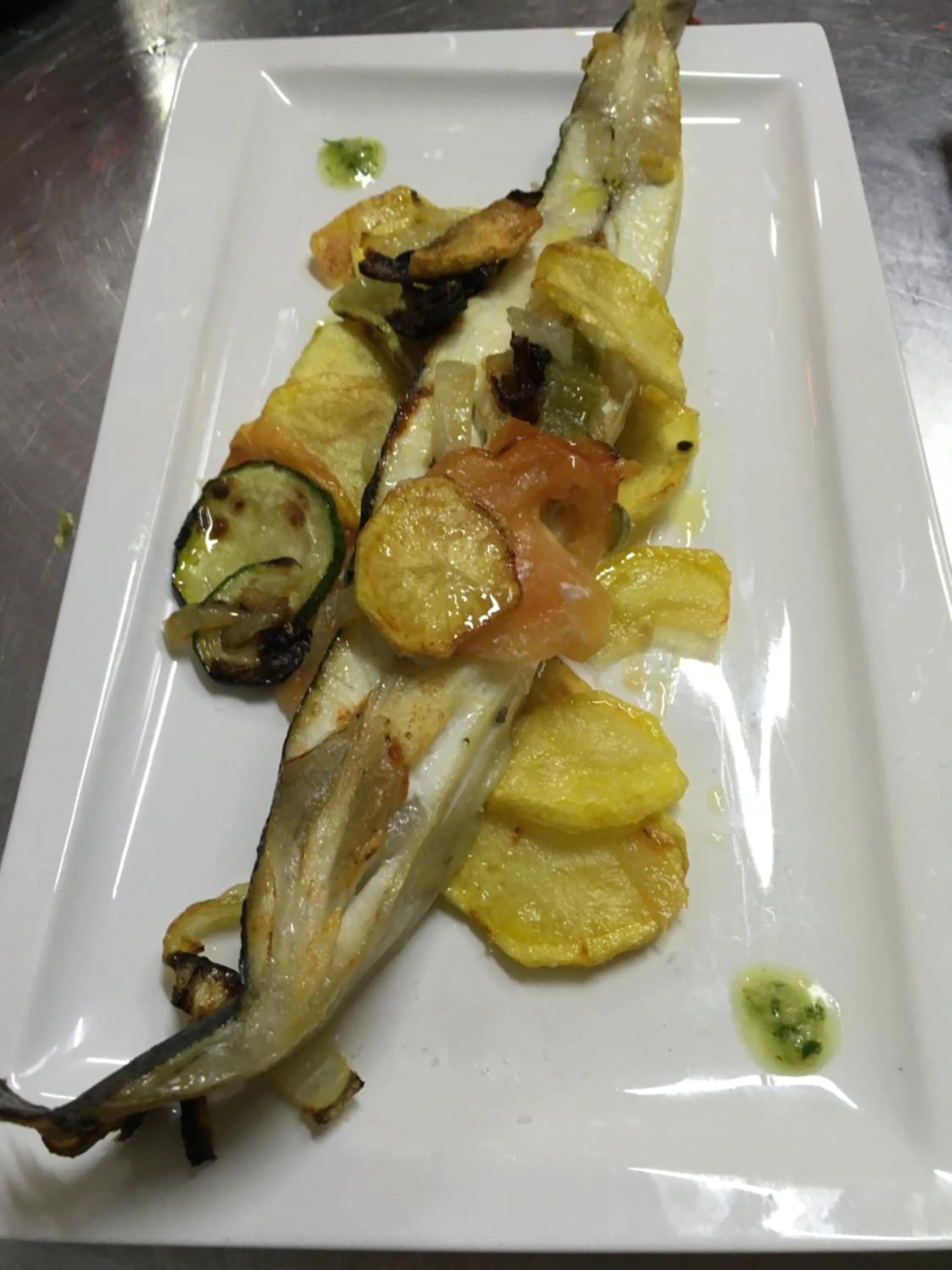 Restaurant/places to eat in El Molí de Pontons suites con jacuzzi spa