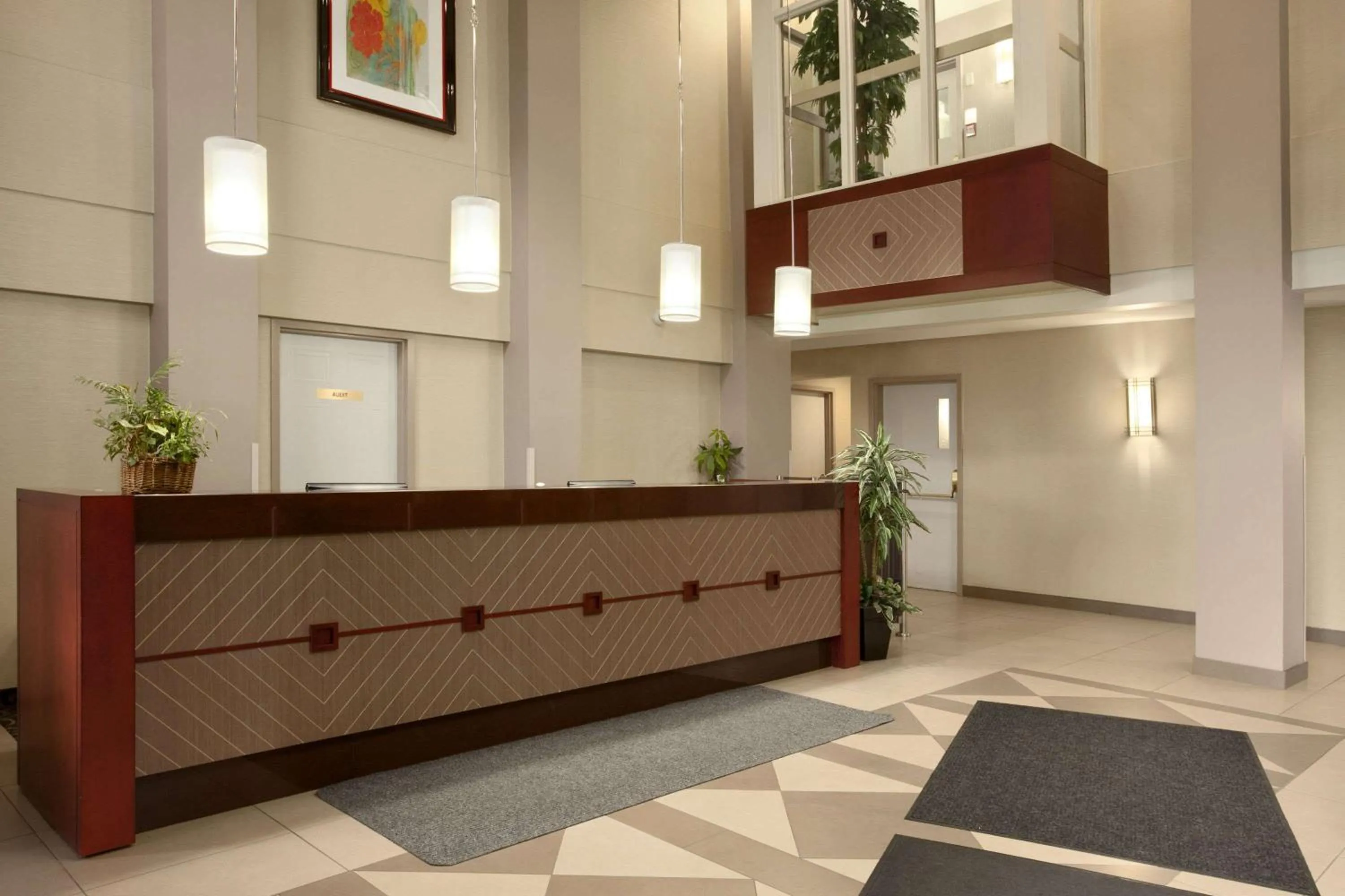 Lobby or reception in Travelodge by Wyndham Oshawa Whitby