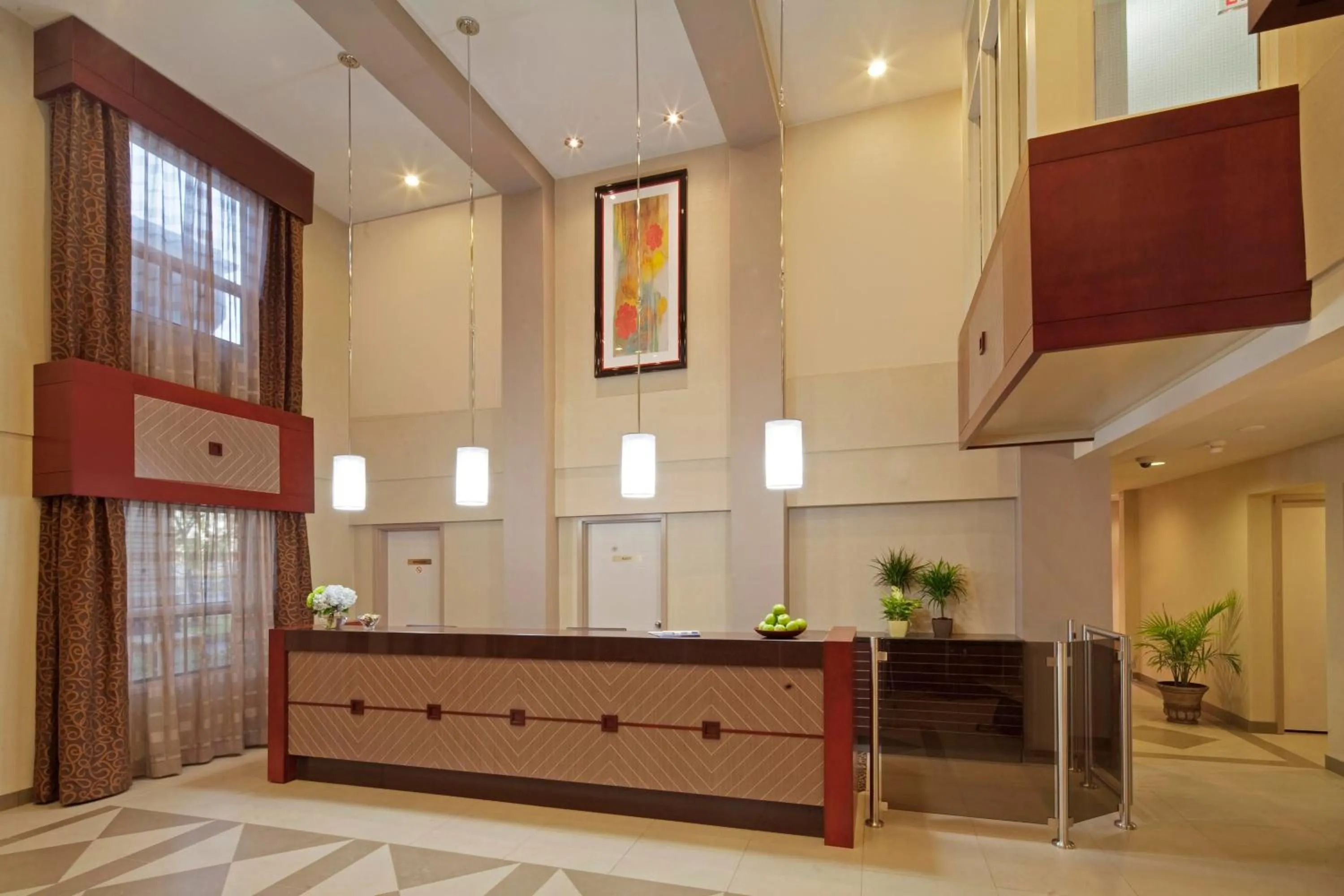 Lobby or reception in Travelodge by Wyndham Oshawa Whitby